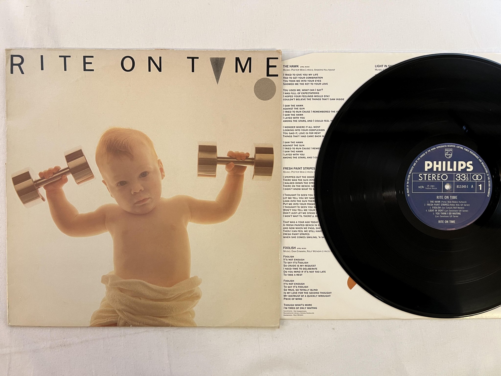 Omslagsbild för skivan RITE ON TIME s/t LP -83 swedish disco boogie PHILIPS 812045-1