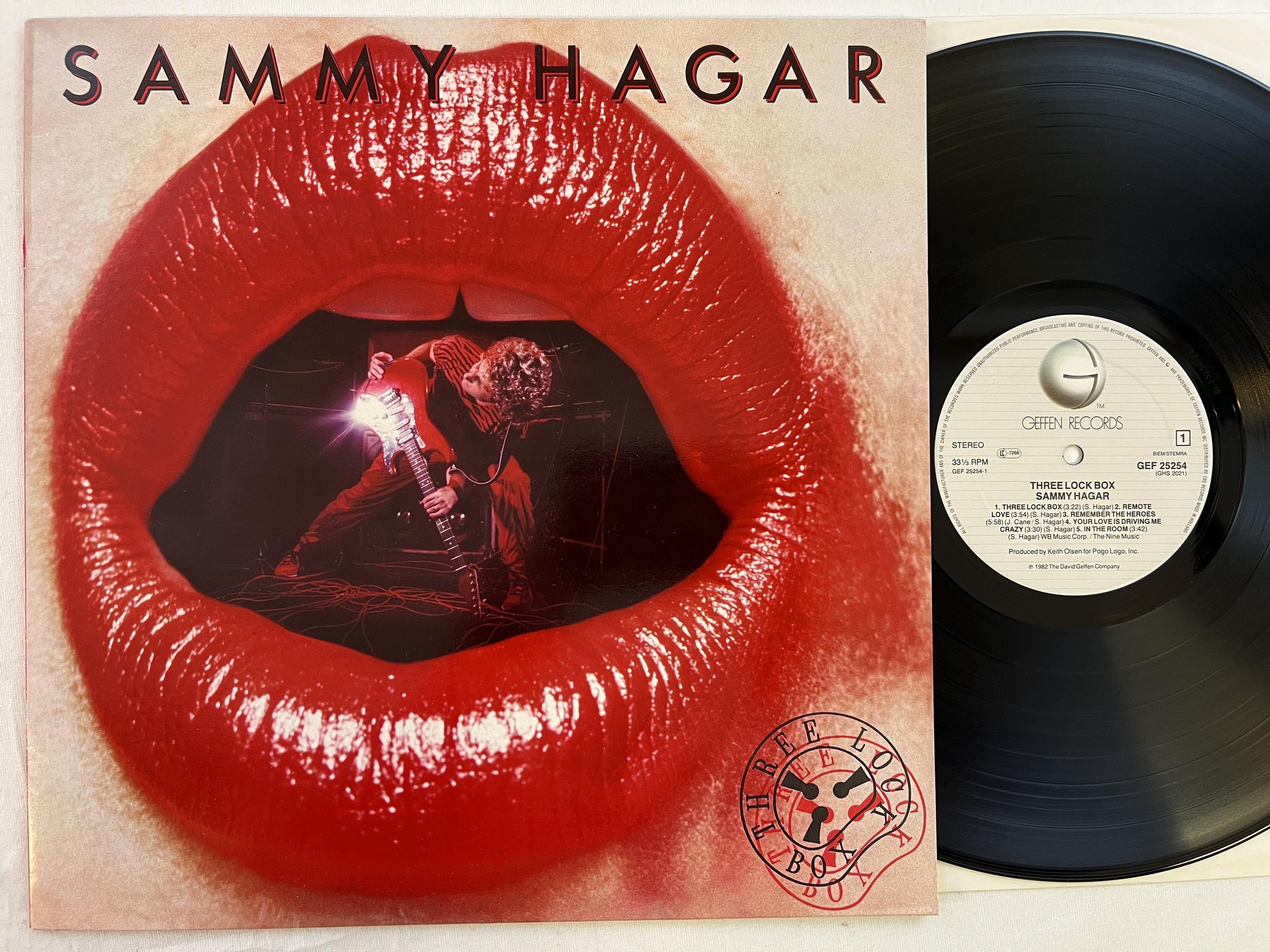 Omslagsbild för skivan SAMMY HAGAR three lock box LP -82 Hol GEFFEN GEF 25254