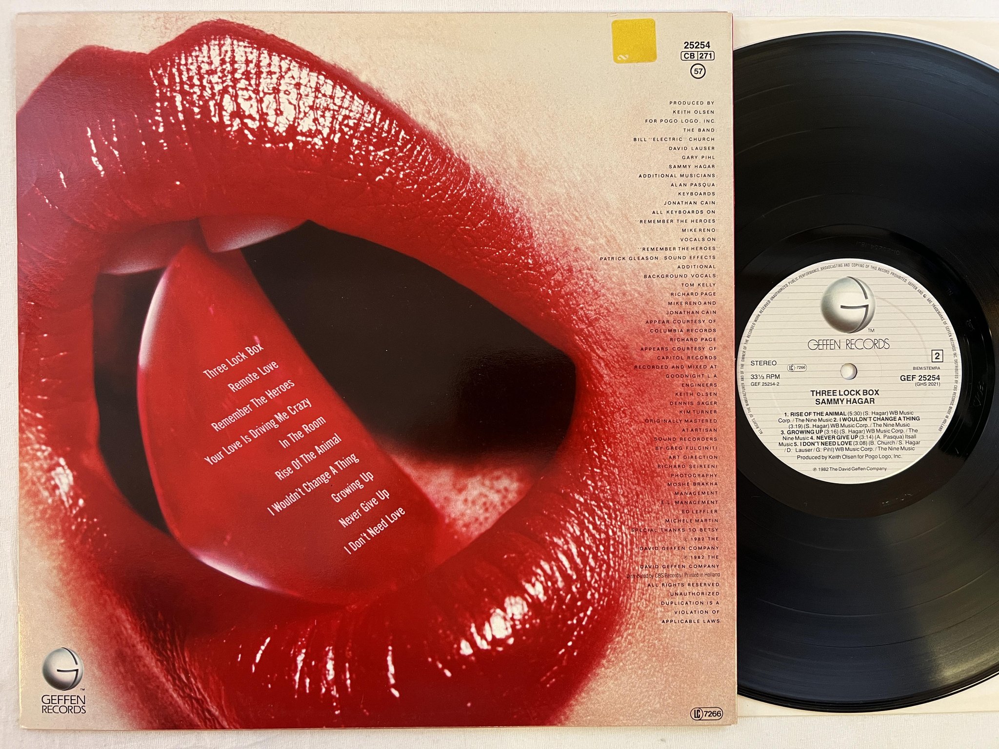 Omslagsbild för skivan SAMMY HAGAR three lock box LP -82 Hol GEFFEN GEF 25254