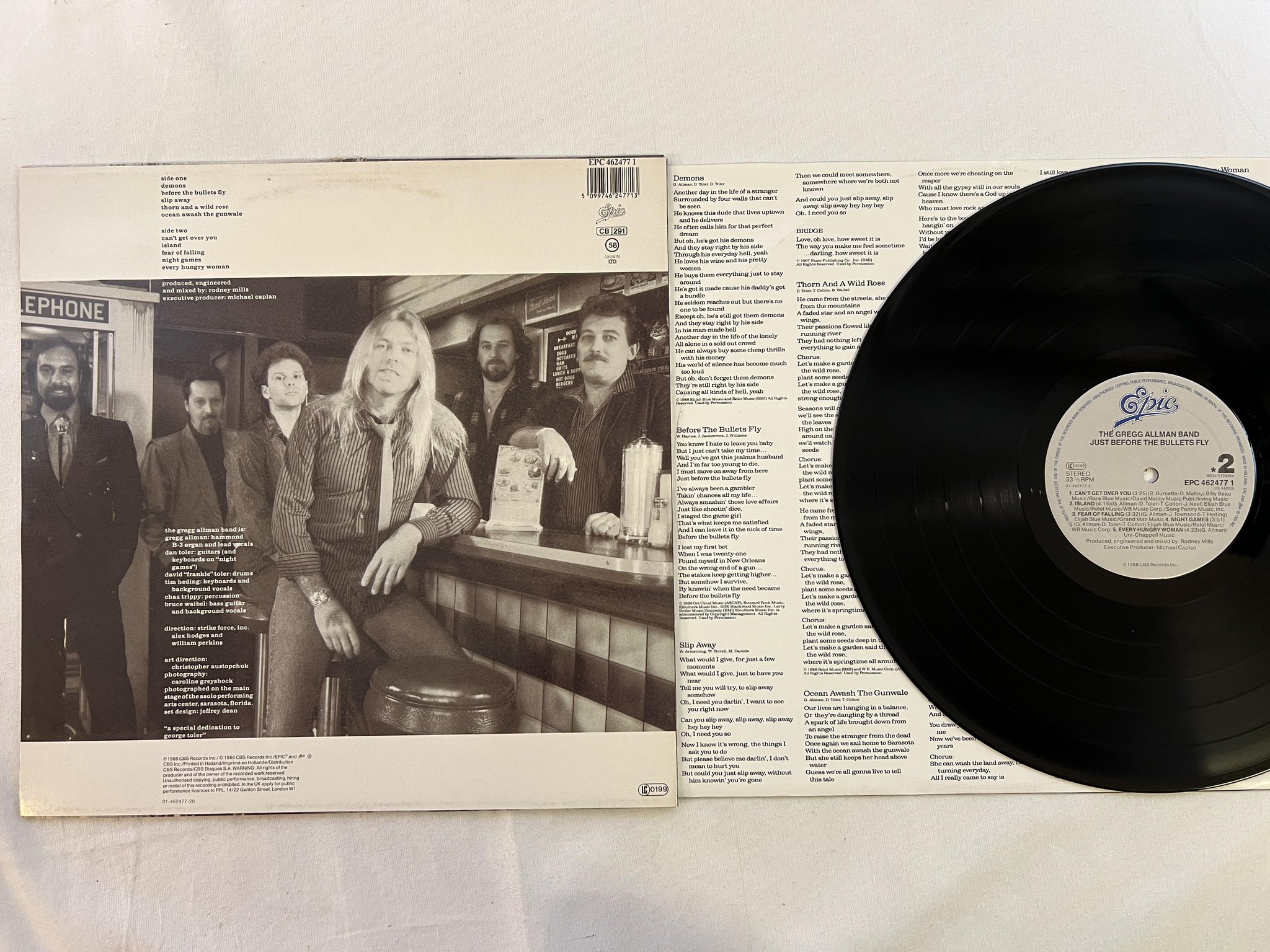 Omslagsbild för skivan THE GREGG ALLMAN BAND just before the bullets fly LP -88 Hol EPIC EPC 4624771