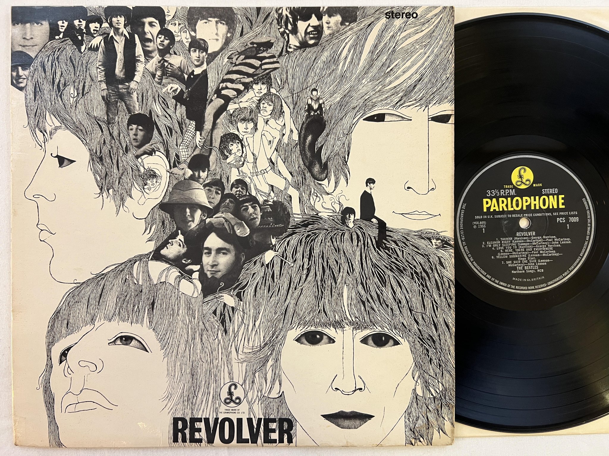 Omslagsbild för skivan THE BEATLES revolver LP -66 UK PARLOPHONE PCS 7009 Dr Roberts