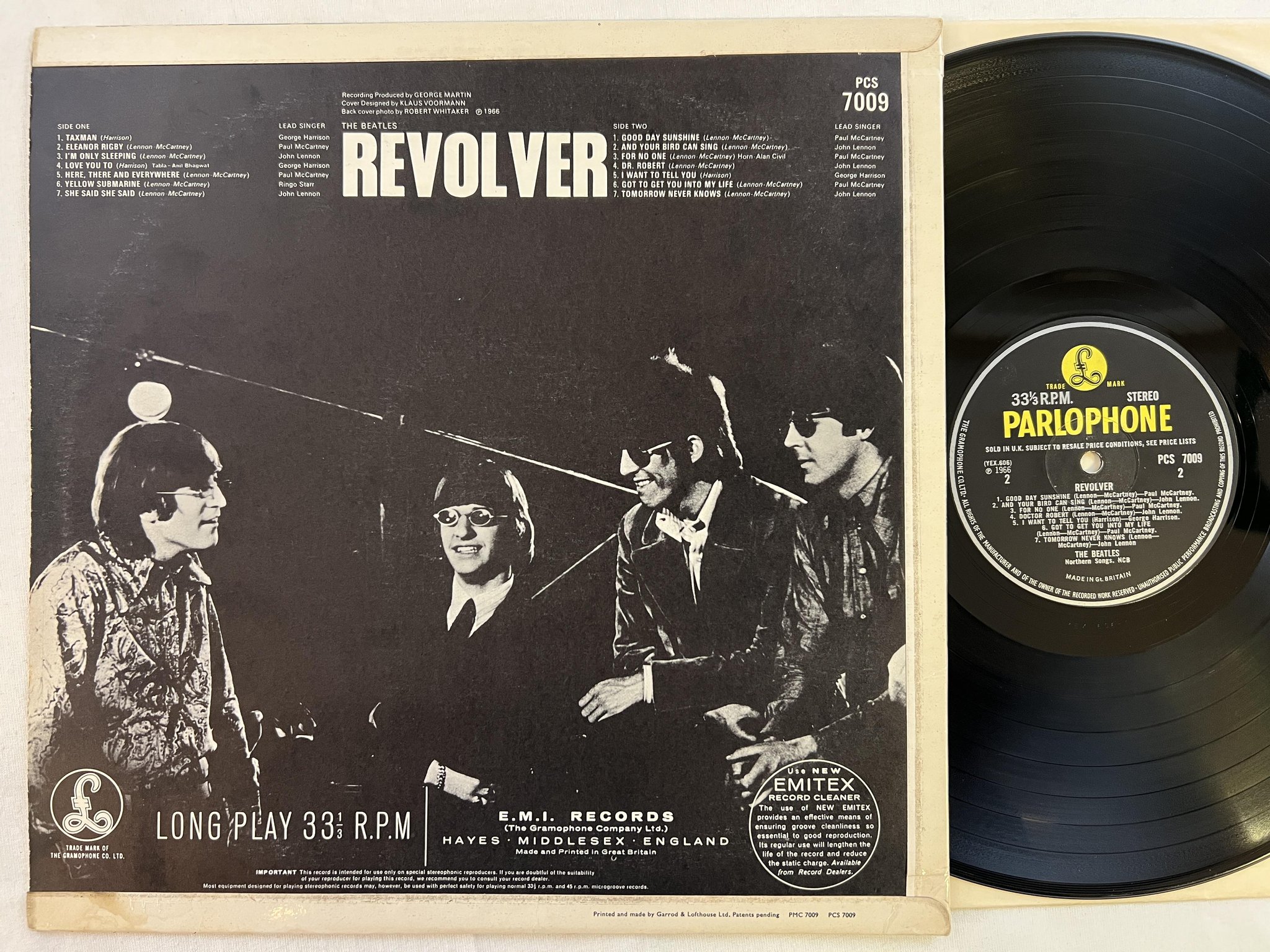 Omslagsbild för skivan THE BEATLES revolver LP -66 UK PARLOPHONE PCS 7009 Dr Roberts