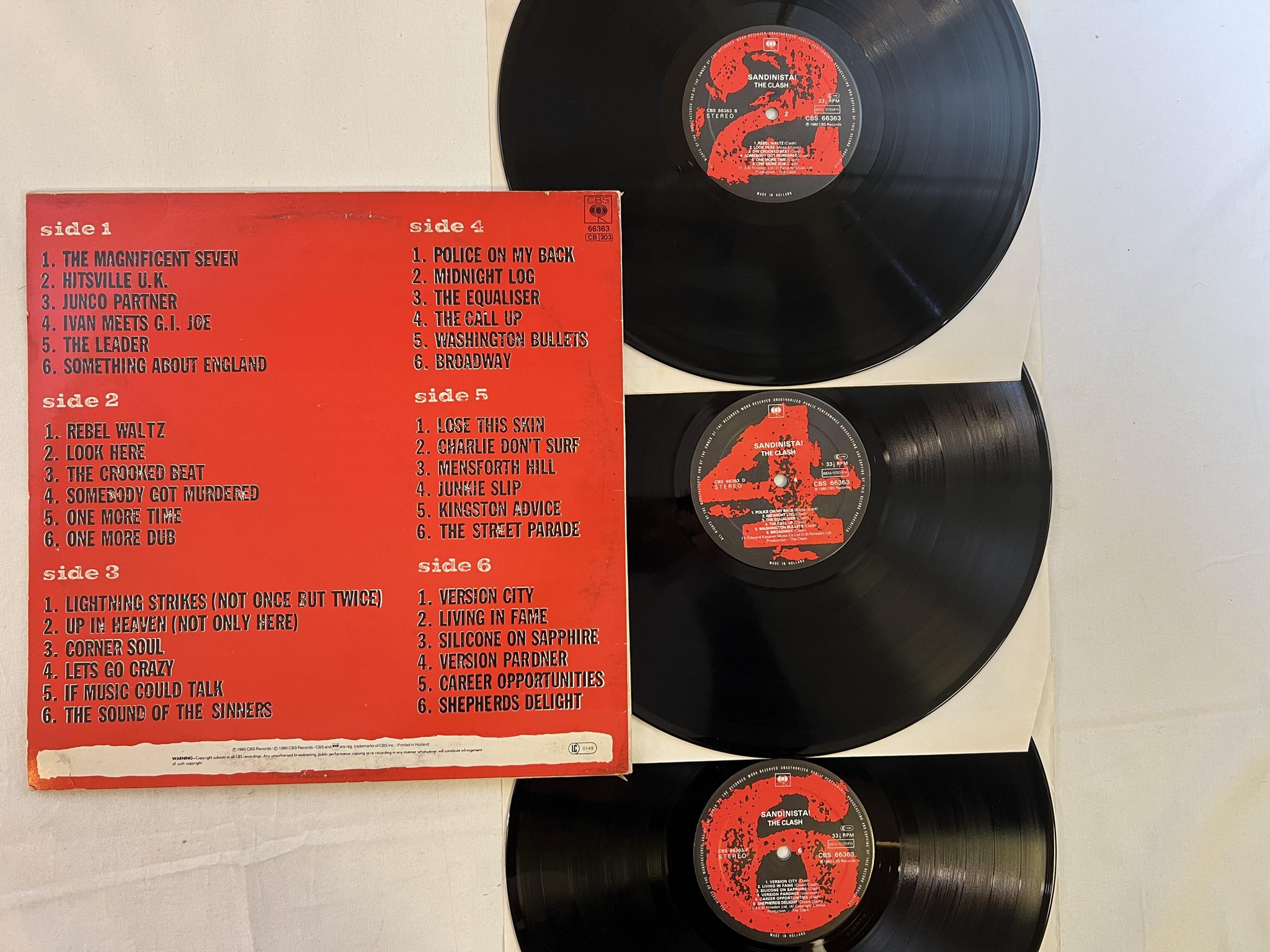 Omslagsbild för skivan THE CLASH sandinista! 3xLP -80 Hol CBS 66363