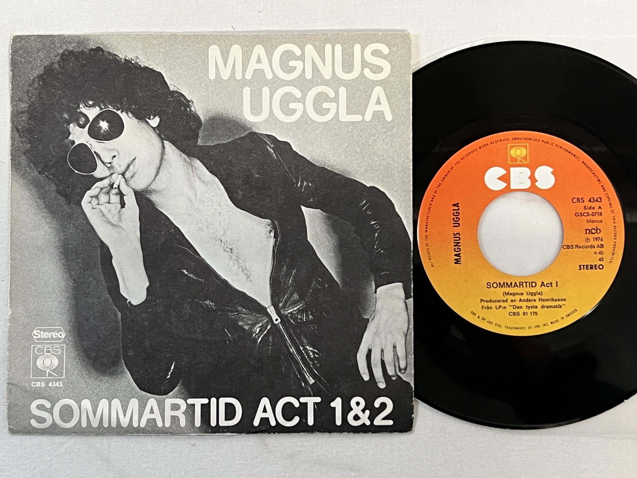 Omslagsbild för skivan MAGNUS UGGLA sommartid Act 1 7"single -76 Swe CBS 4343