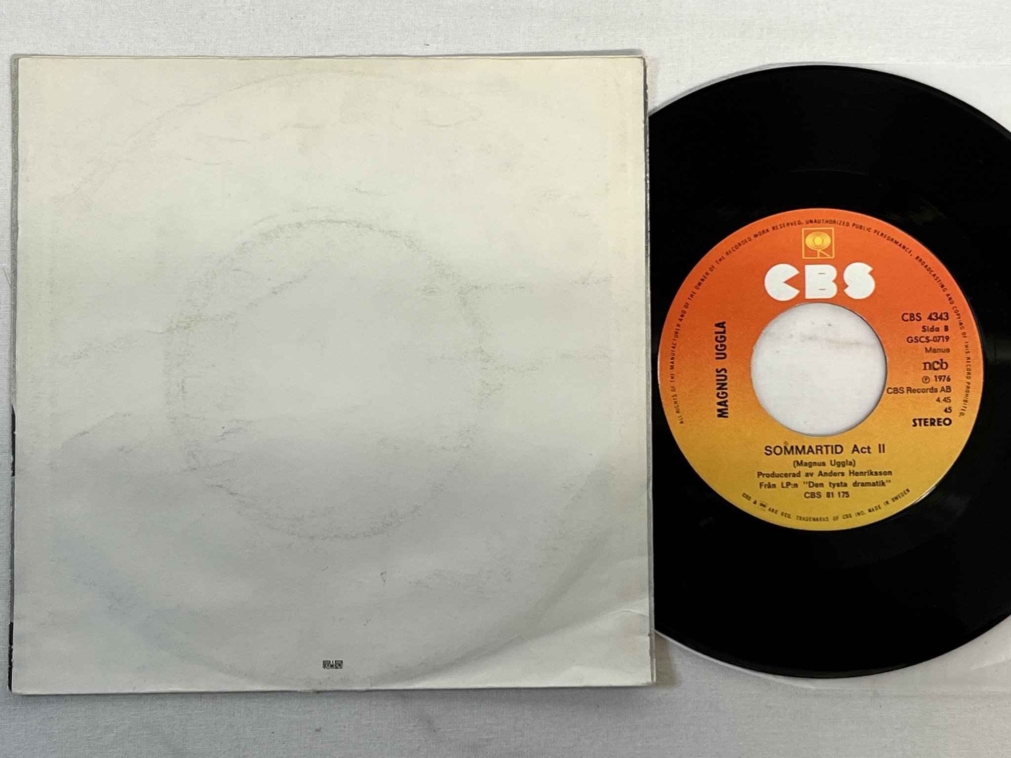 Omslagsbild för skivan MAGNUS UGGLA sommartid Act 1 7"single -76 Swe CBS 4343
