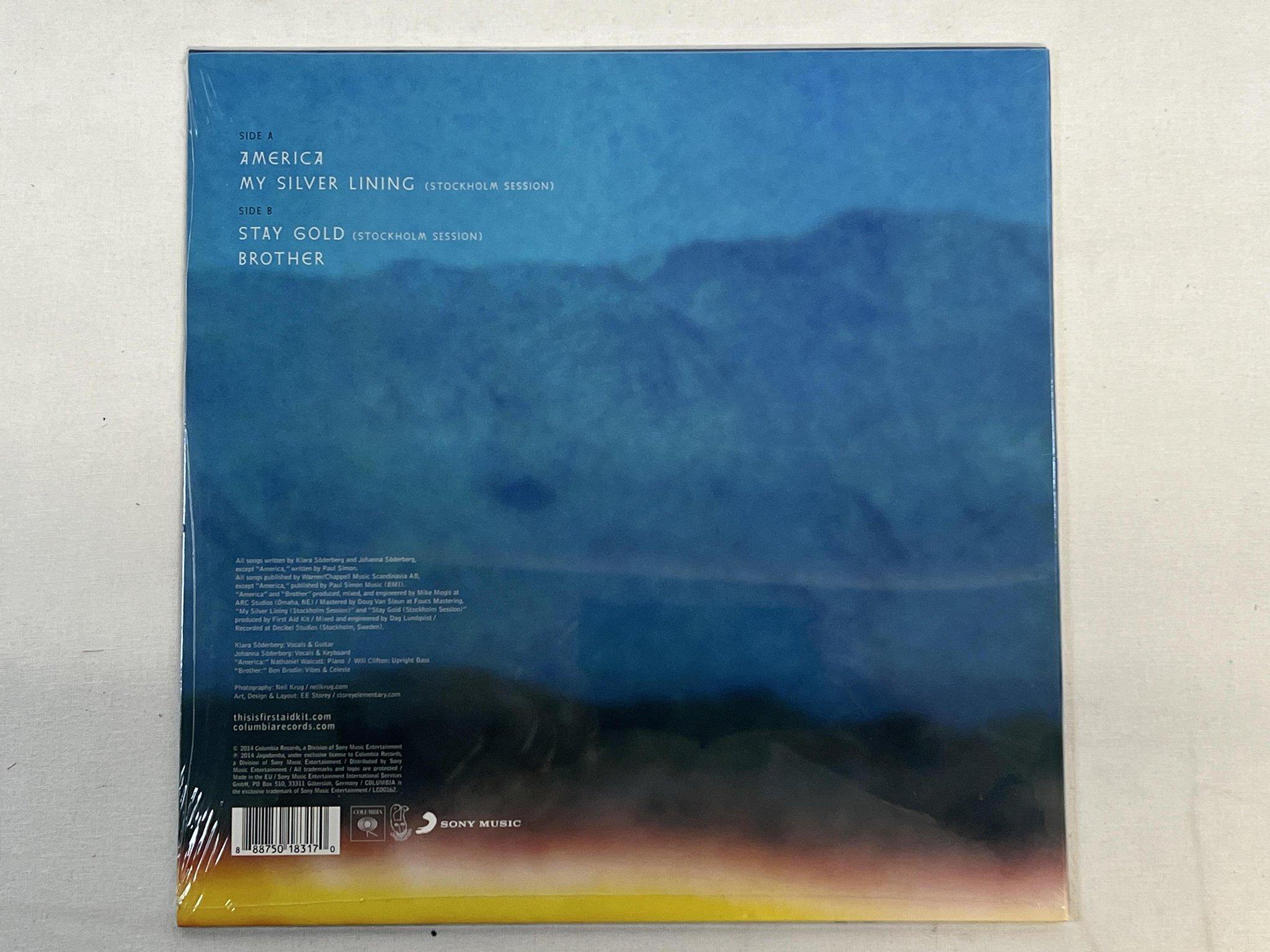 Omslagsbild för skivan FIRST AID KIT America 10" EU 2014 columbia 88875 01831 7 ** Still sealed **