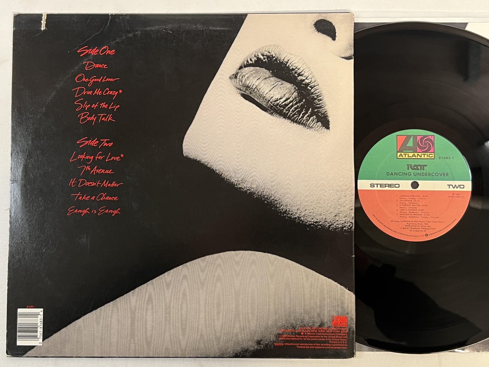 Omslagsbild för skivan RATT dancing undercover LP -86 US ATLANTIC 81683-1
