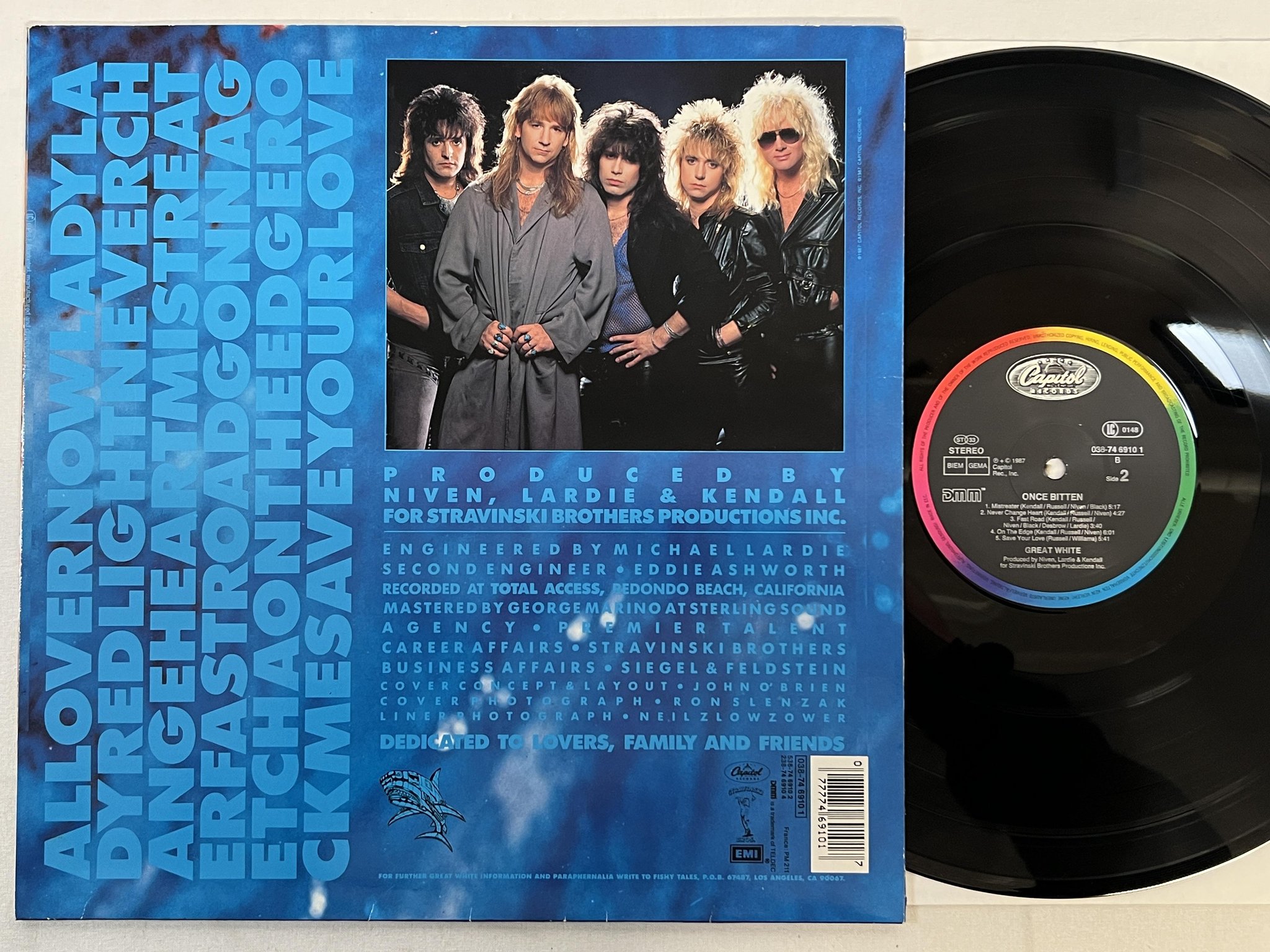 Omslagsbild för skivan GREAT WHITE once bitten LP -87 Ger CAPITOL 038-7469101