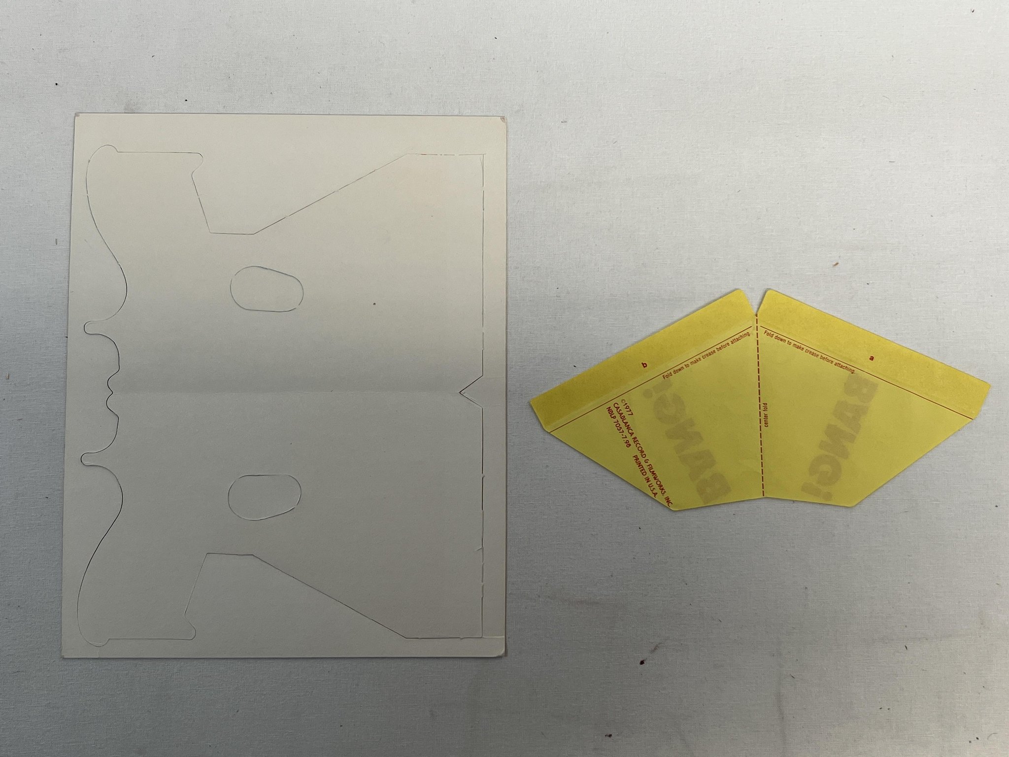 Omslagsbild för skivan KISS love gun LP -77 US CASABLANCA NBLP 7057 w/ inserts ** BANG !! **