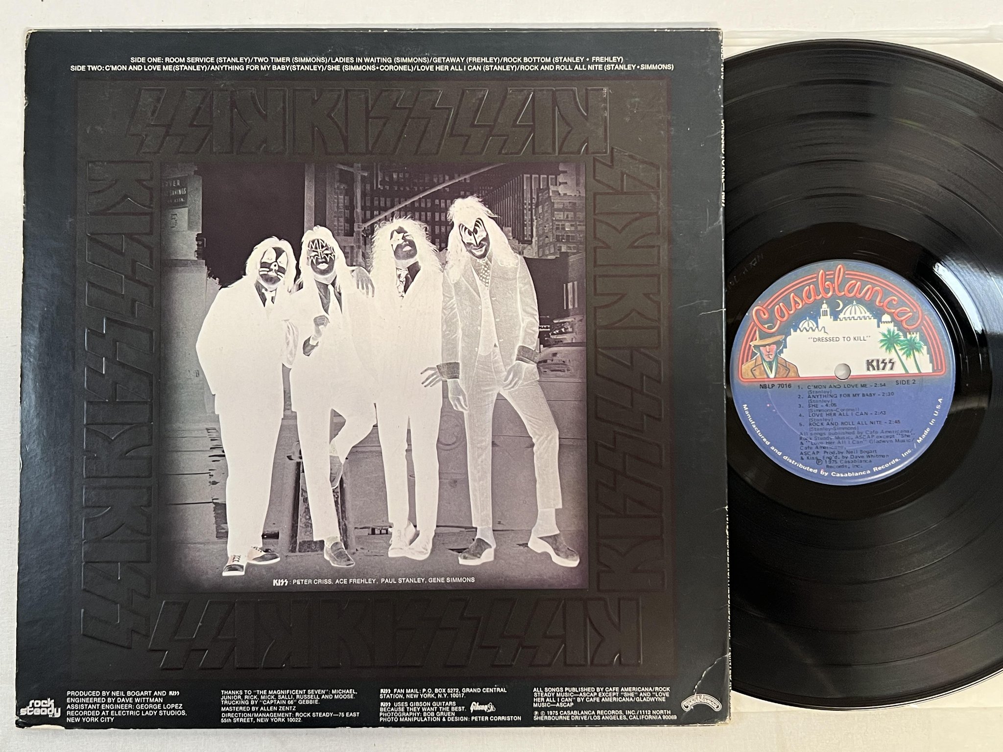 Omslagsbild för skivan KISS dressed to kill LP -75 US CASABLANCA NBLP 7016