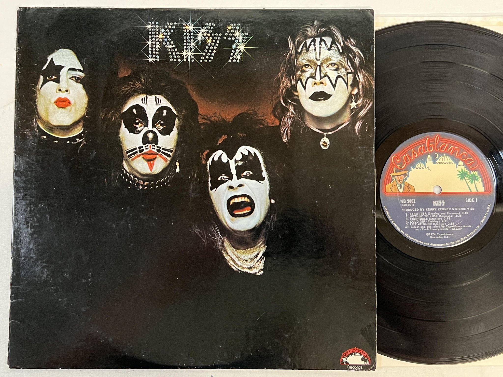 Omslagsbild för skivan KISS s/t LP -74 US CASABLANCA NB 9001 *** no KISSIN TIME ***
