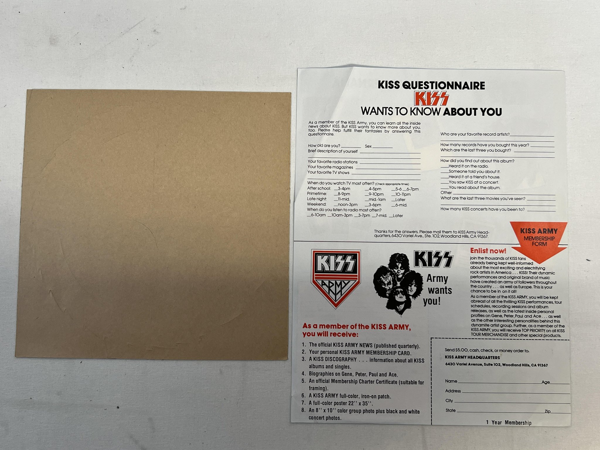 Omslagsbild för skivan KISS rock and roll over LP -74 US CASABLANCA NBLP 7037 w/ insert & stickers