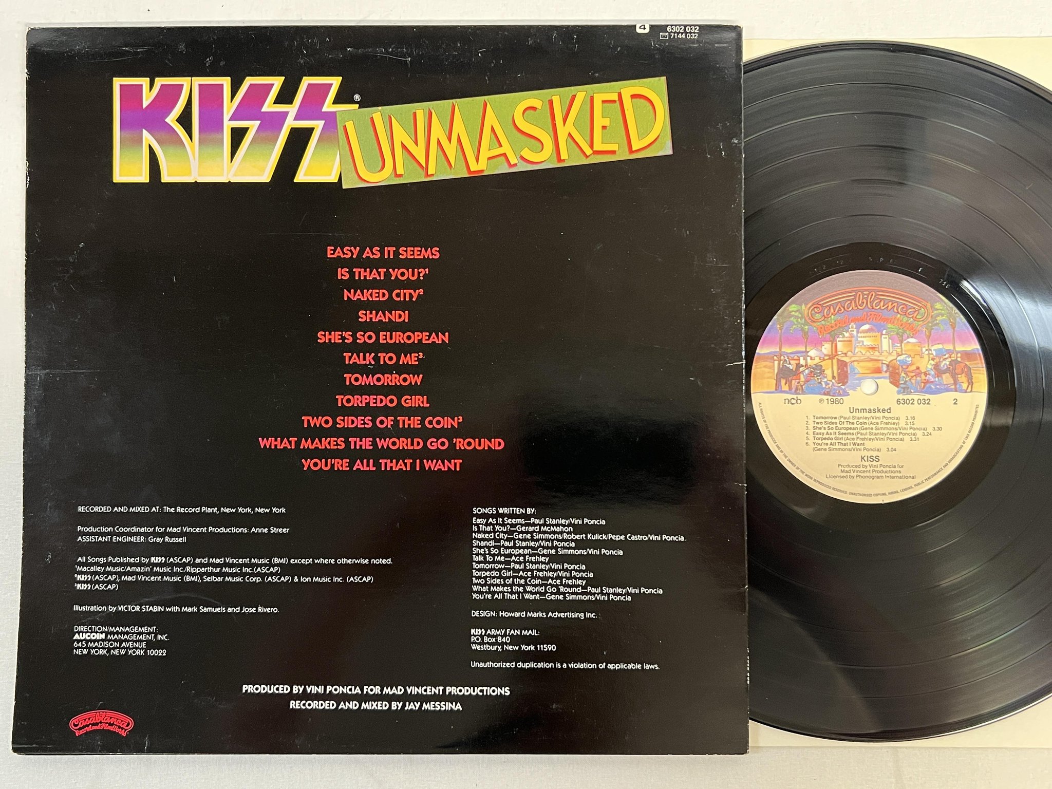 Omslagsbild för skivan KISS unmasked LP -80 ncb CASABLANCA 6302032 w/ poster
