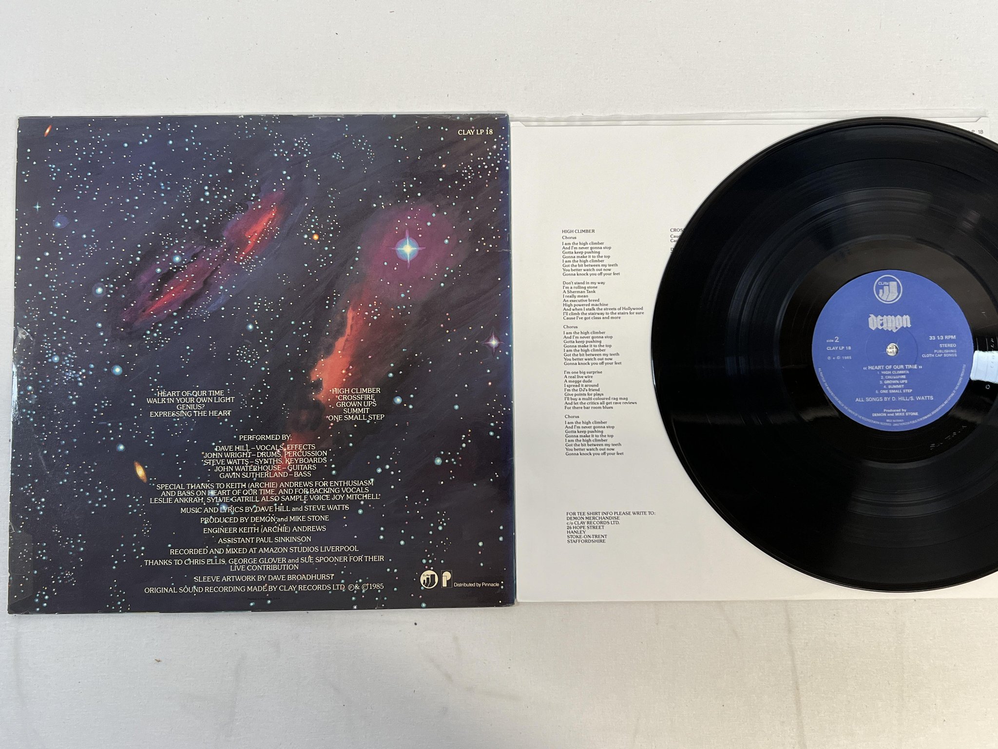 Omslagsbild för skivan DEMON heart of our time LP -85 CLAY LP 18