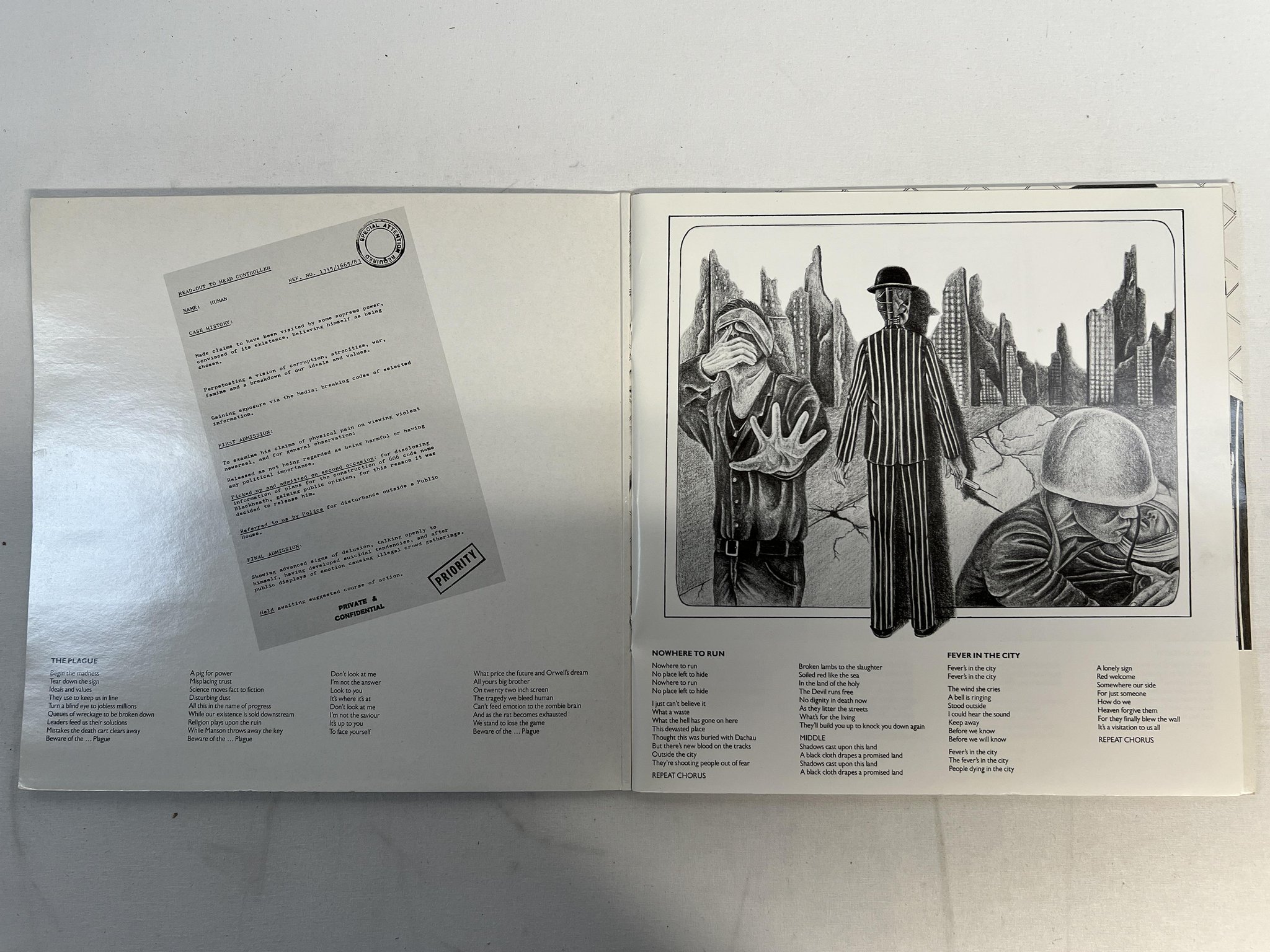 Omslagsbild för skivan DEMON the plague LP -83 CLAY LP6