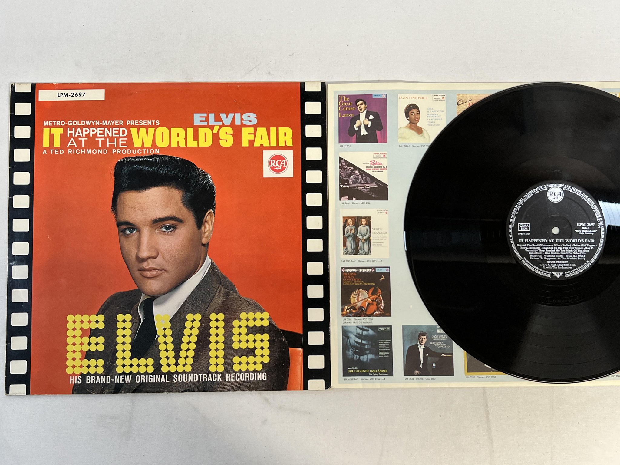 Omslagsbild för skivan ELVIS PRESLEY it happened at the world's fair LP Ger RCA Victor LPM-2697