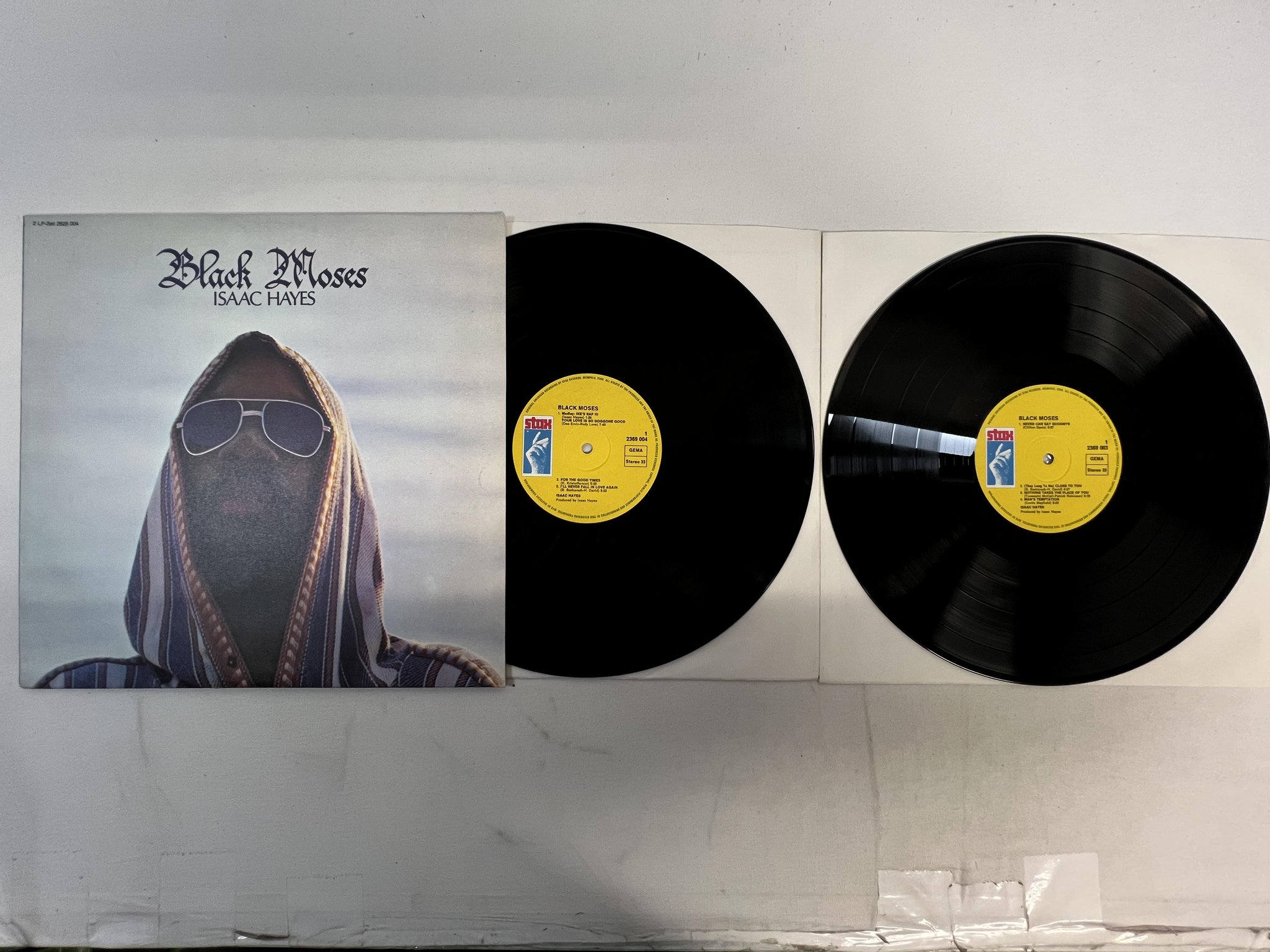 Omslagsbild för skivan ISAAC HAYES BLACK MOSES LP Ger STAX 2369 004 ** CROSS COVER **