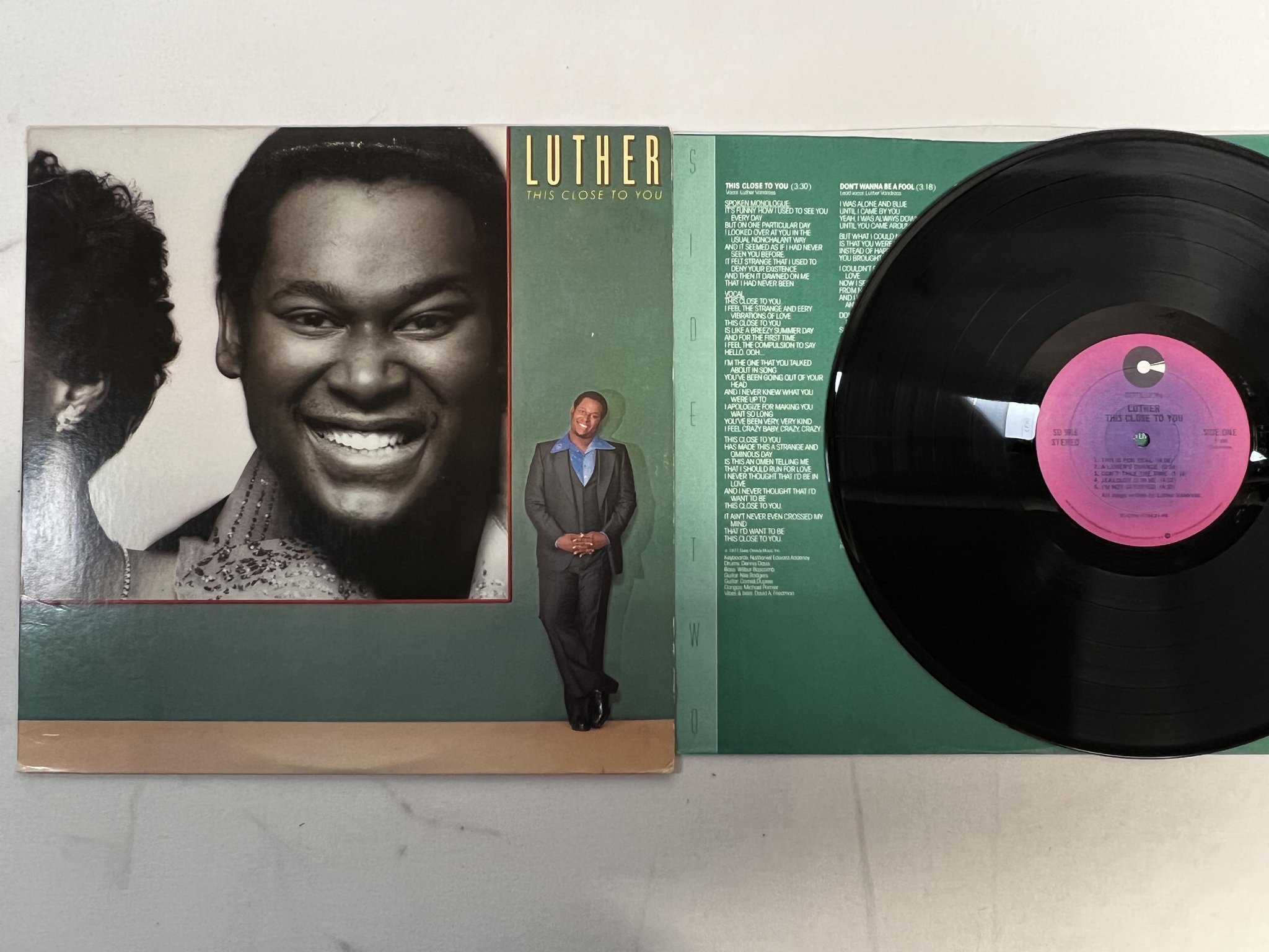 Omslagsbild för skivan LUTHER This Close To You LP -77 US COTILLION SD 9916