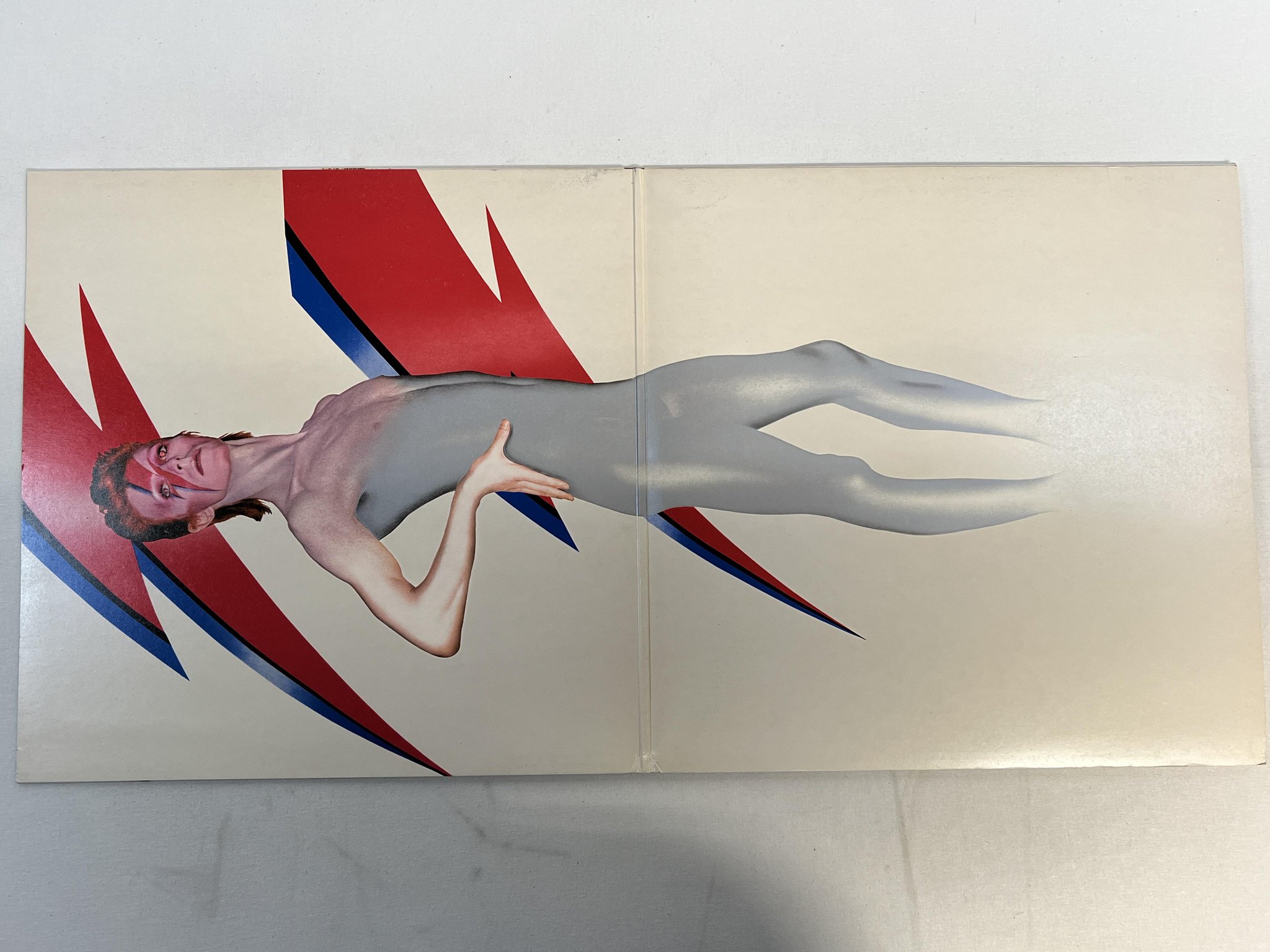 Omslagsbild för skivan DAVID BOWIE aladdin sane LP -73 UK RCA RS 1001 ** fanclub insert **