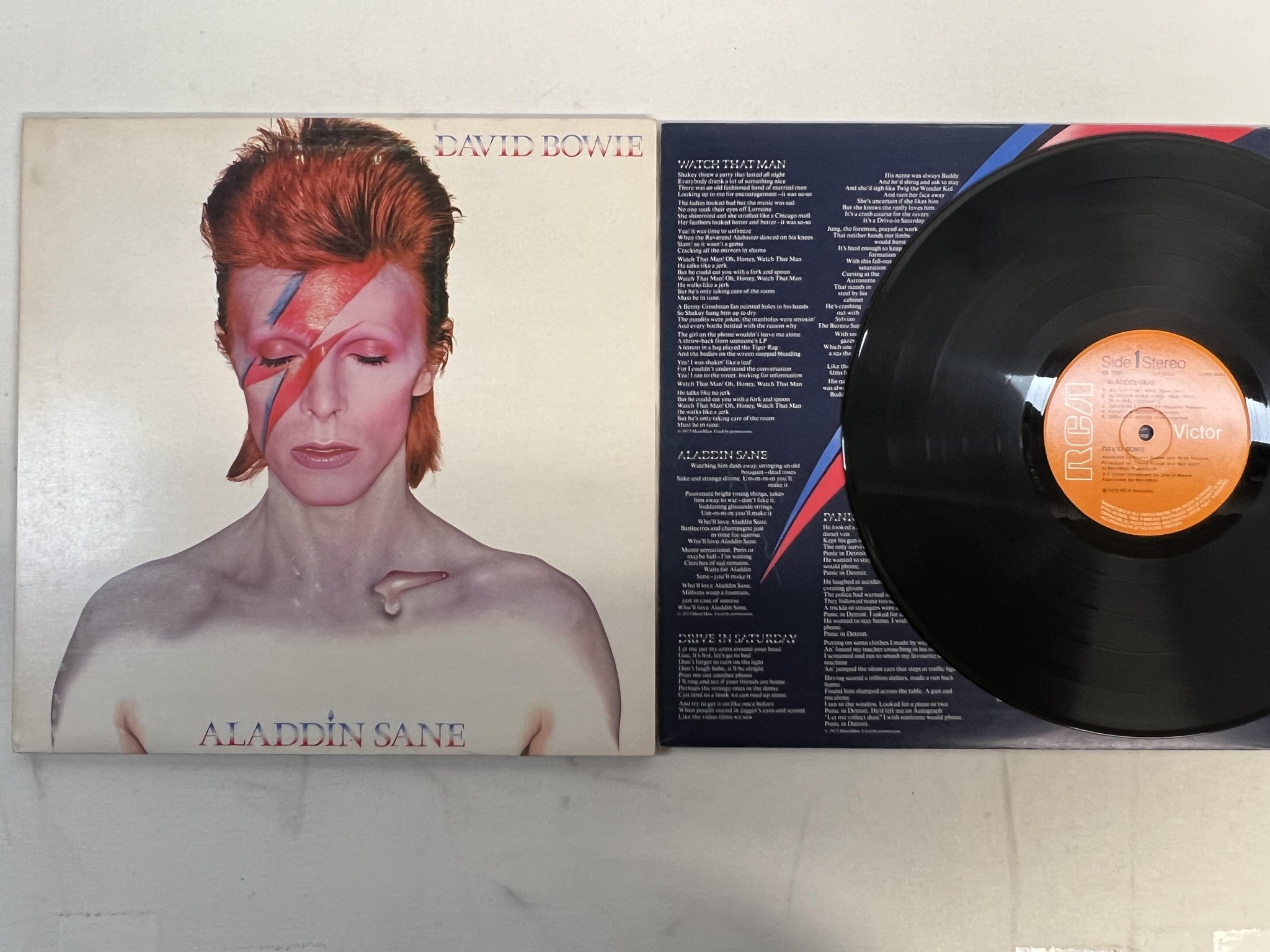 Omslagsbild för skivan DAVID BOWIE aladdin sane LP -73 UK RCA RS 1001 ** fanclub insert **
