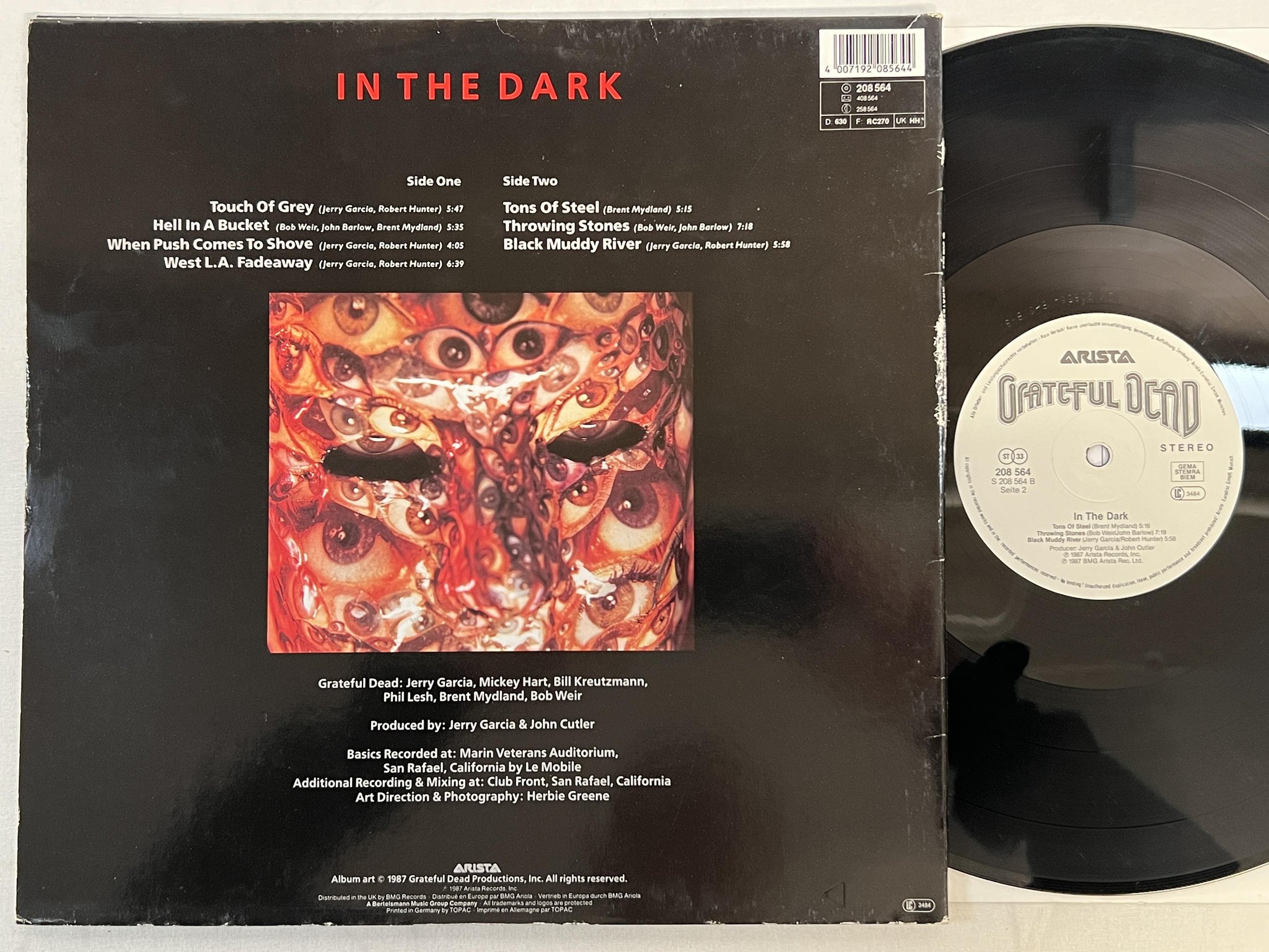 Omslagsbild för skivan GRATEFUL DEAD in the dark LP -87 ARISTA 208 564