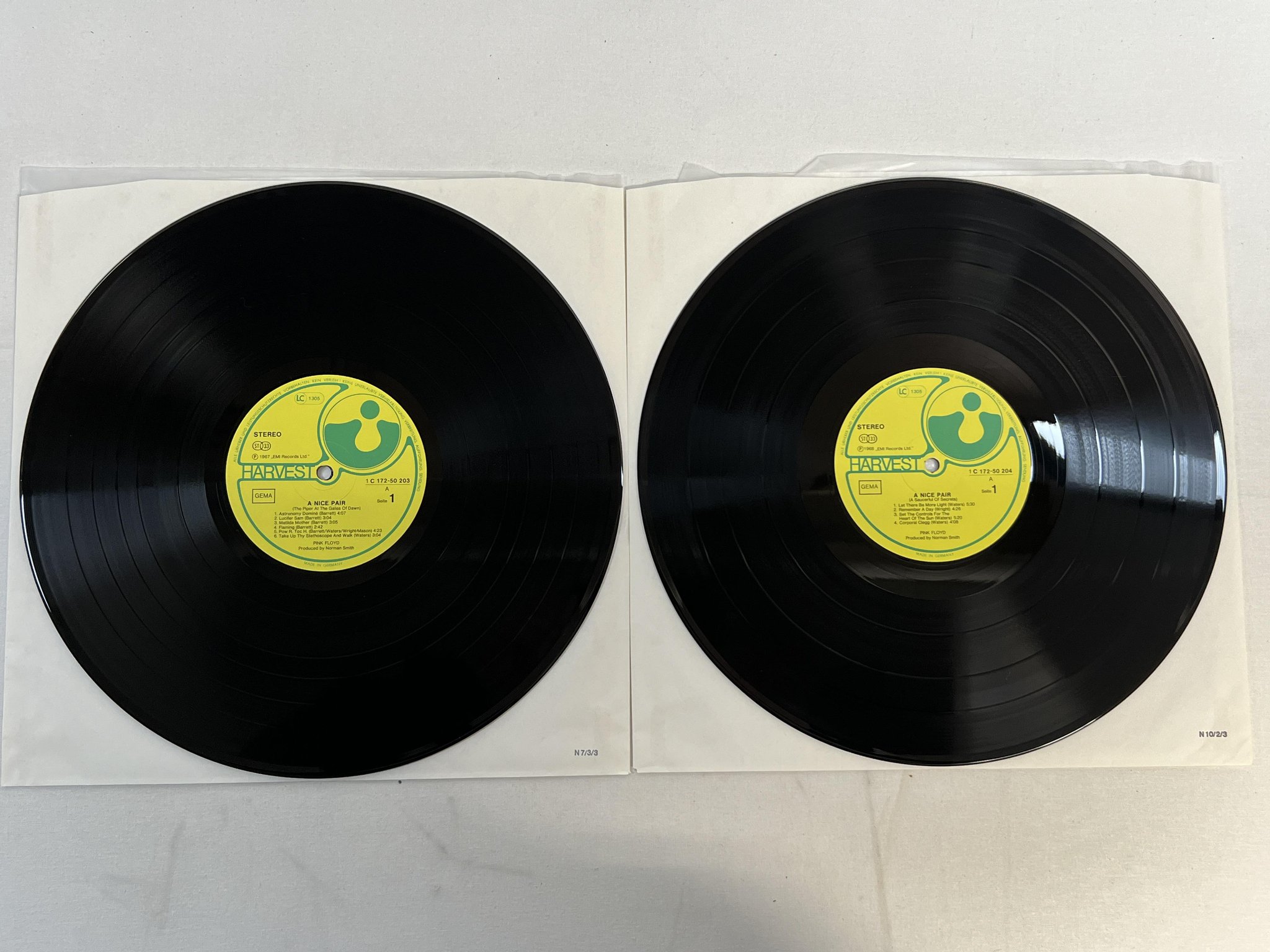 Omslagsbild för skivan PINK FLOYD a nice pair 2xLP re Ger HARVEST 1C 172-50204