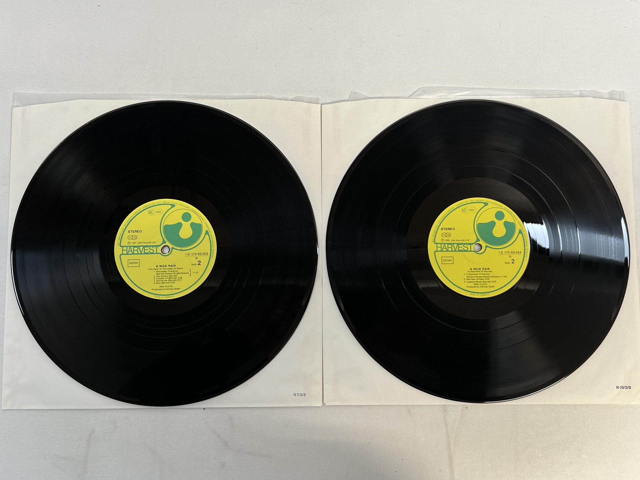 Omslagsbild för skivan PINK FLOYD a nice pair 2xLP re Ger HARVEST 1C 172-50204