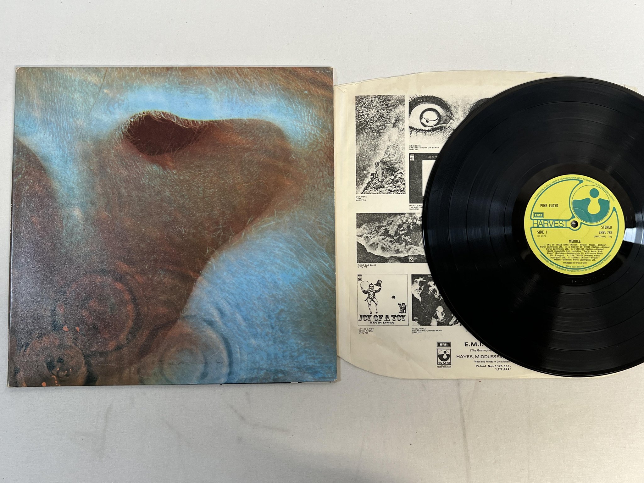 Omslagsbild för skivan PINK FLOYD meddle LP -71 UK HARVEST SHVL 795