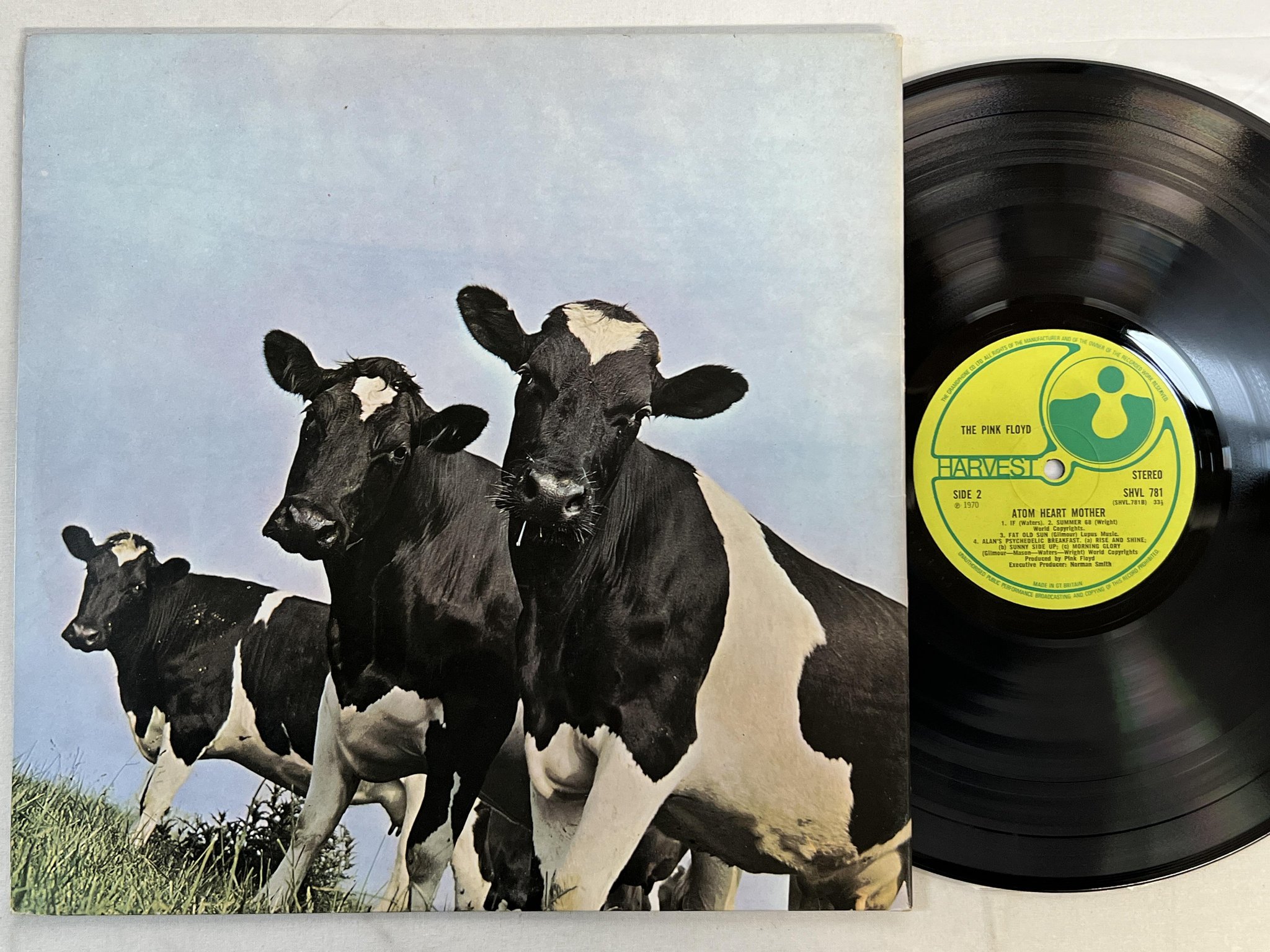 Omslagsbild för skivan PINK FLOYD atom heart mother LP -70 UK HARVEST SHVL 781