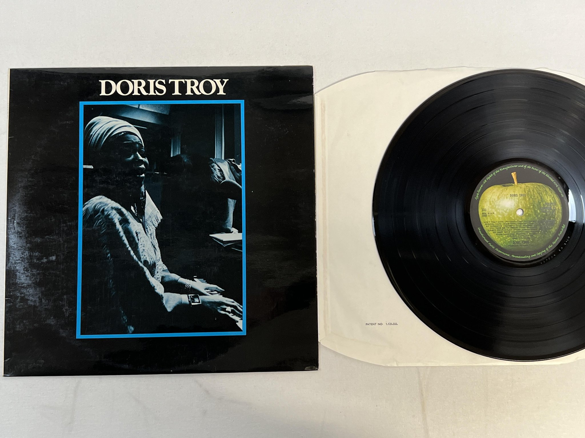 Omslagsbild för skivan DORIS TROY s/t LP -70 UK APPLE SAPCOR 13 ** rare **
