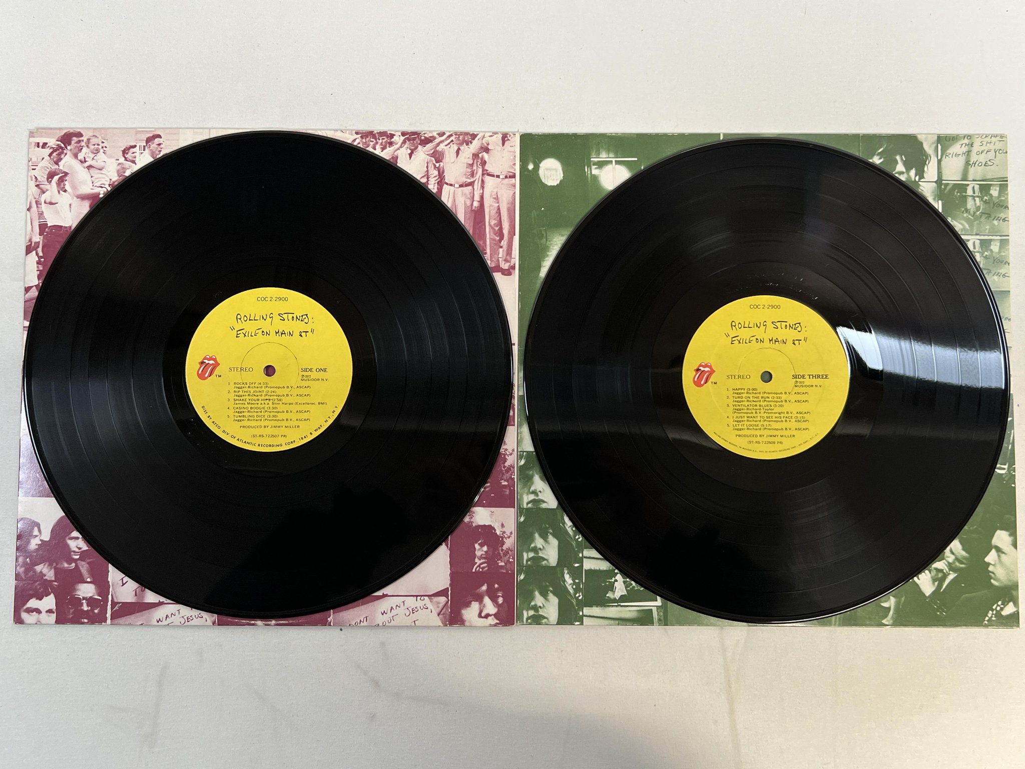 Omslagsbild för skivan THE ROLLING STONES Exile On Main St 2xLP -72 US PR COC 2-2900 w/ 12 postcards