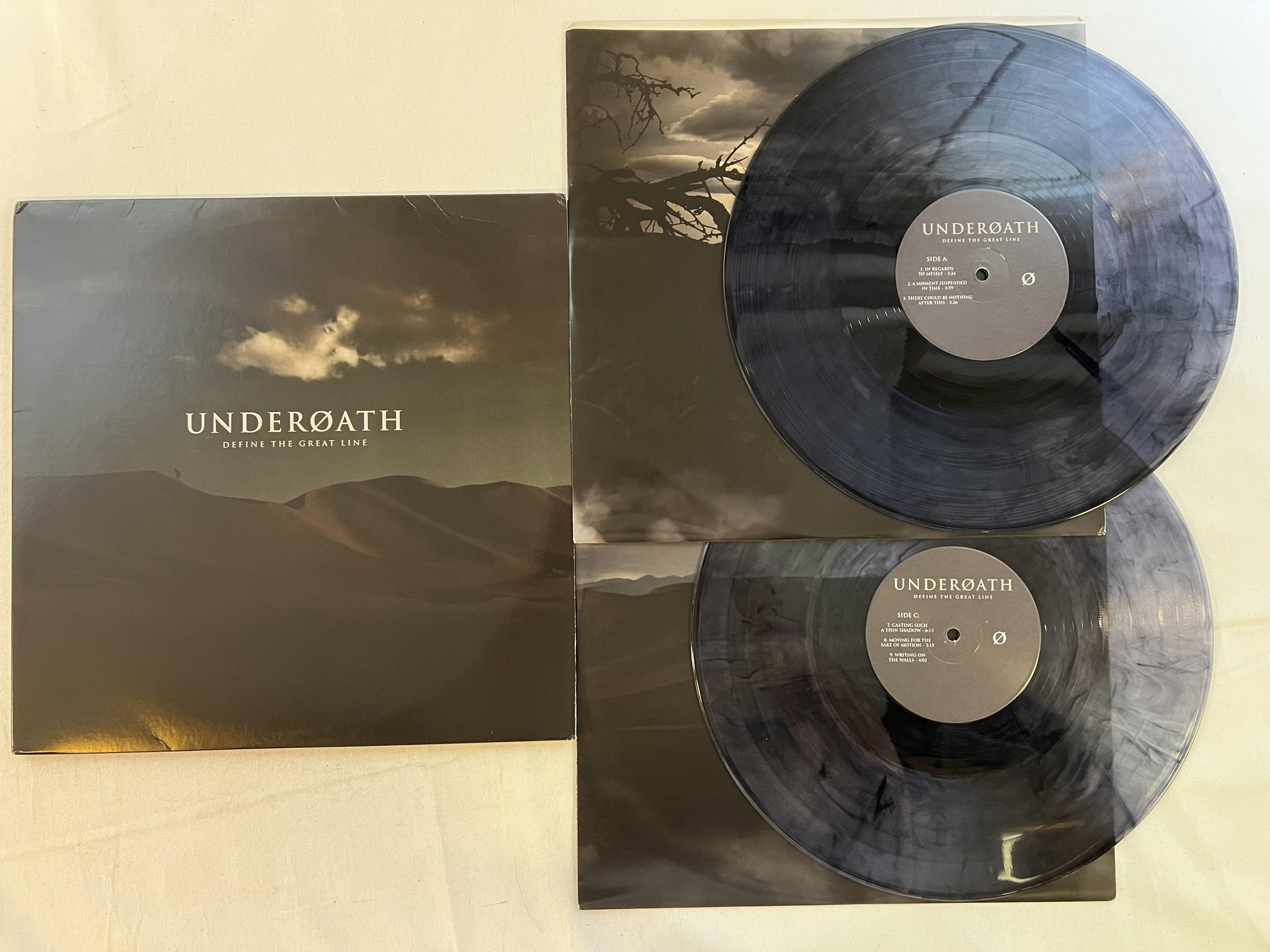 Omslagsbild för skivan UNDERØATH define the great line 2xLP 2021 Clear vinyl with black smoke HARDCORE