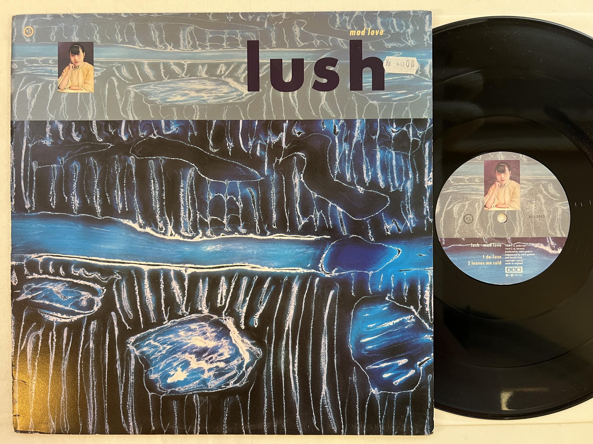 Omslagsbild för skivan LUSH Mad Love 12"single 4AD BAD 0003 indie rock
