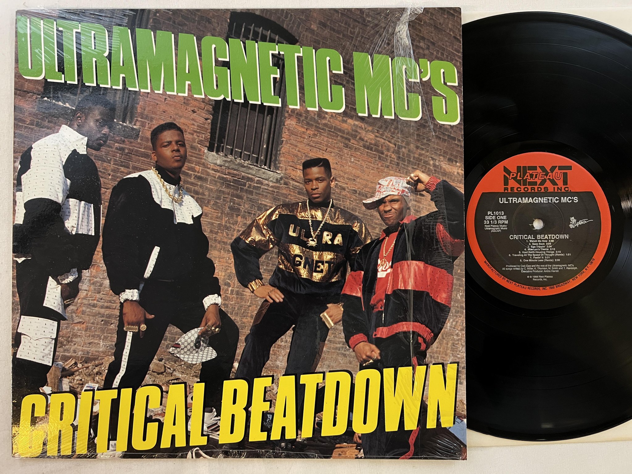 Omslagsbild för skivan ULTRA MAGNETIC MC'S critical beatdown LP -88 US NEXT PLATEAU ** KILLER ALBUM **