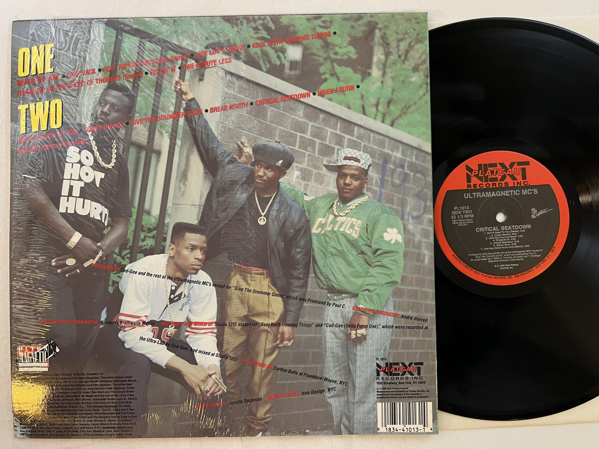 Omslagsbild för skivan ULTRA MAGNETIC MC'S critical beatdown LP -88 US NEXT PLATEAU ** KILLER ALBUM **