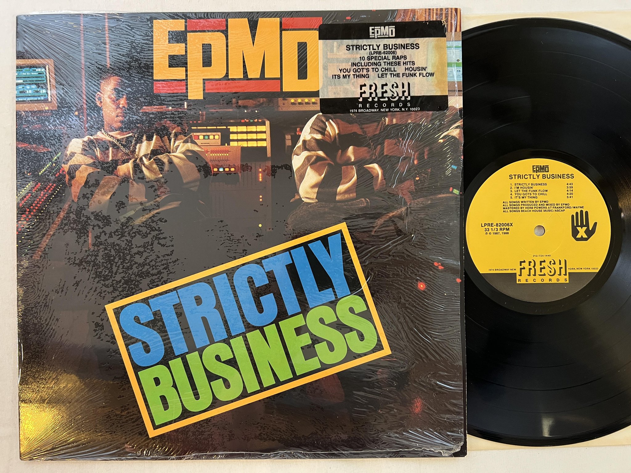 Omslagsbild för skivan EPMD strictly business LP -88 US FRESH LPRE 82006Y ** MASSIVE CLASSIC **