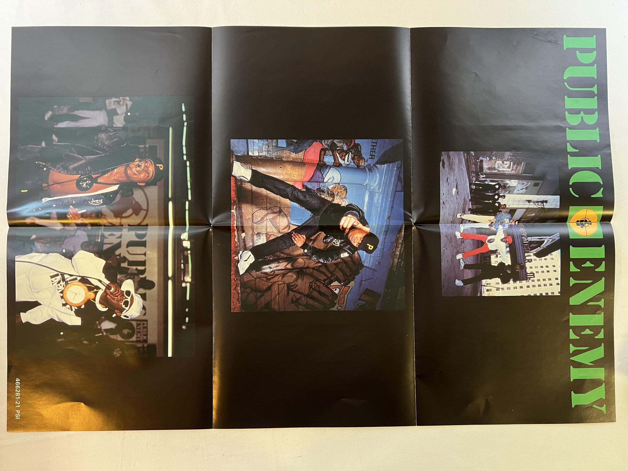 Omslagsbild för skivan PUBLIC ENEMY fear of a black planet LP -90 DEF JAM 4662811 *** w/ POSTER ***