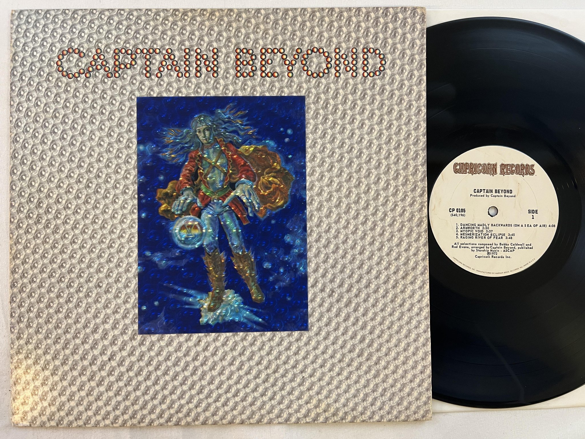 Omslagsbild för skivan CAPTAIN BEYOND LP -72 US CAPRICORN CP 0105 *** 3D COVER ***