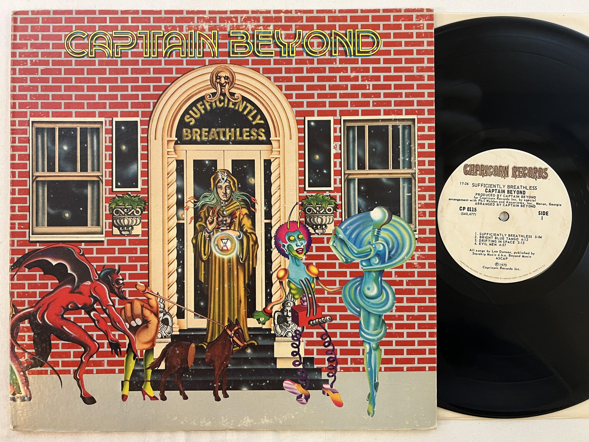 Omslagsbild för skivan CAPTAIN BEYOND sufficiently breathless LP -73 US CAPRICORN CP 0115