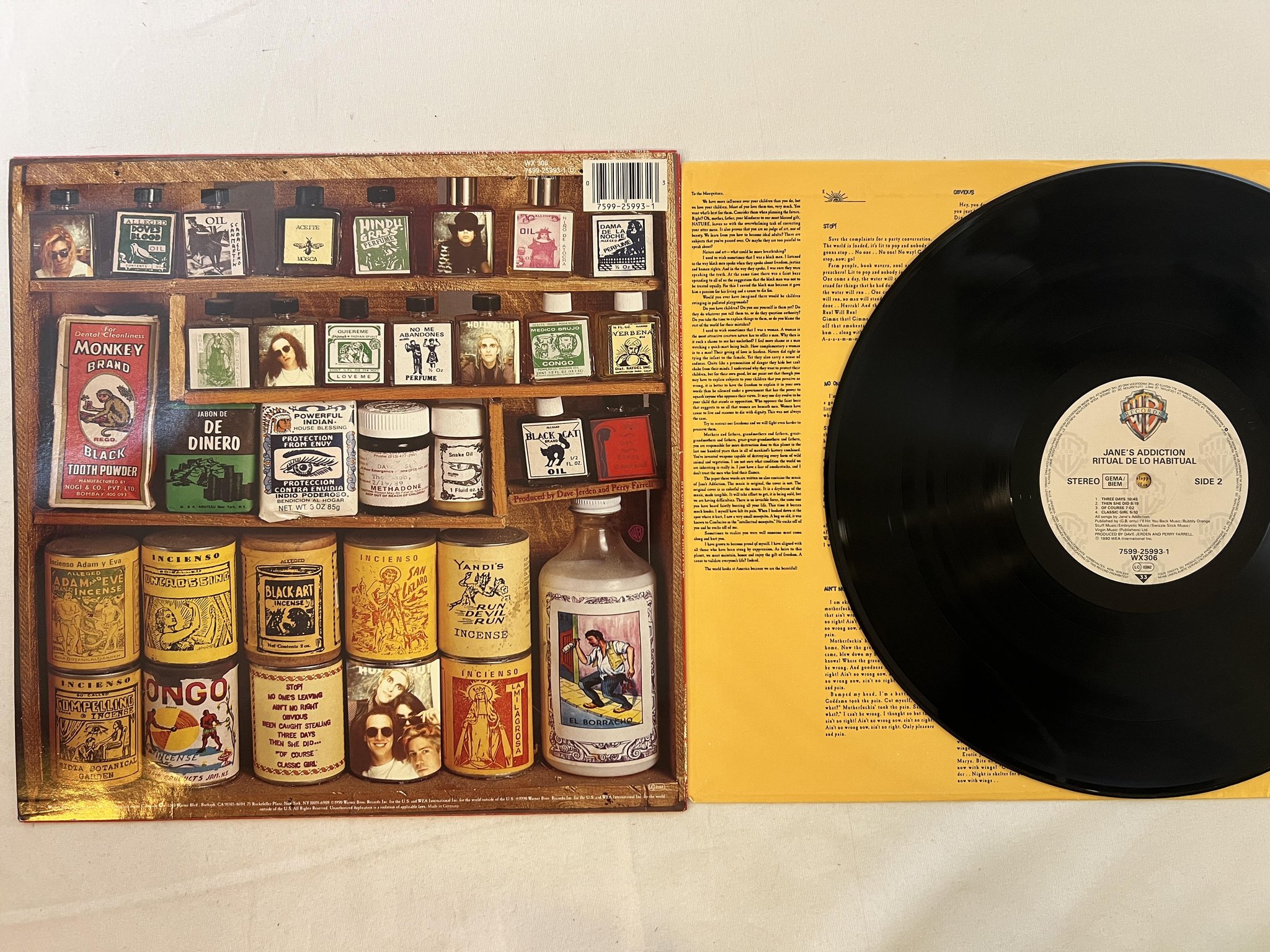 Omslagsbild för skivan JANE'S ADDICTION ritual de lo habitual LP -90 Ger WARNER 7599-25993-1
