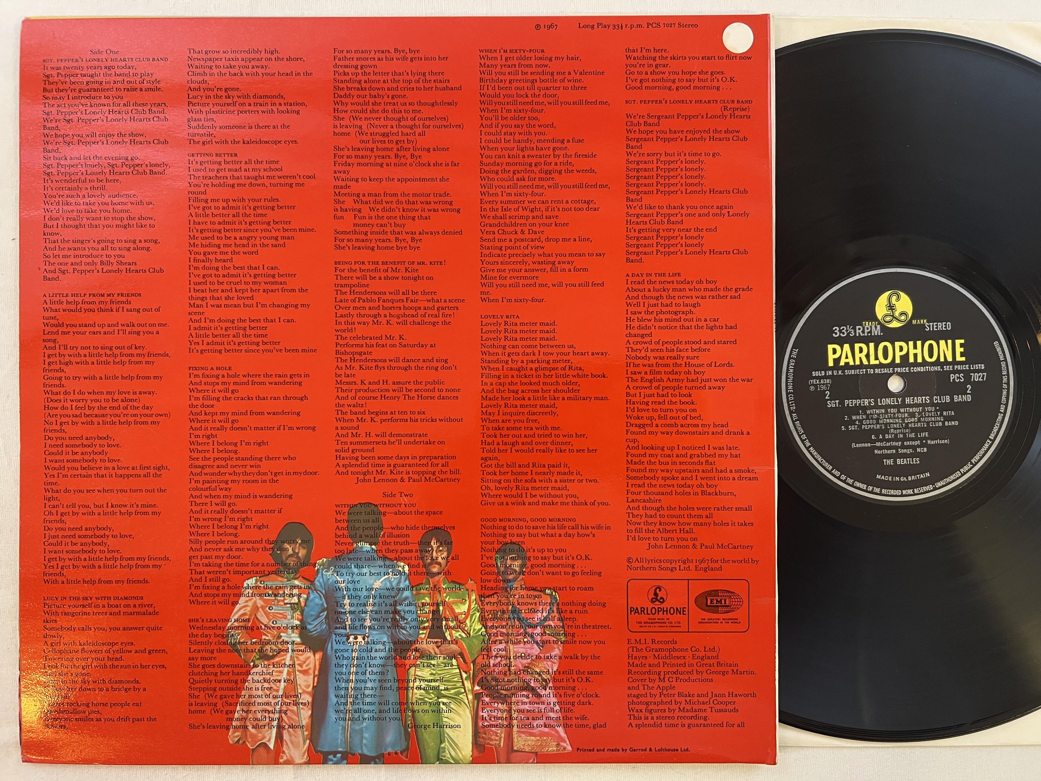 Omslagsbild för skivan THE BEATLES Sgt. Pepper's Lonely Hearts Club Band LP -67 UK PCS 7027