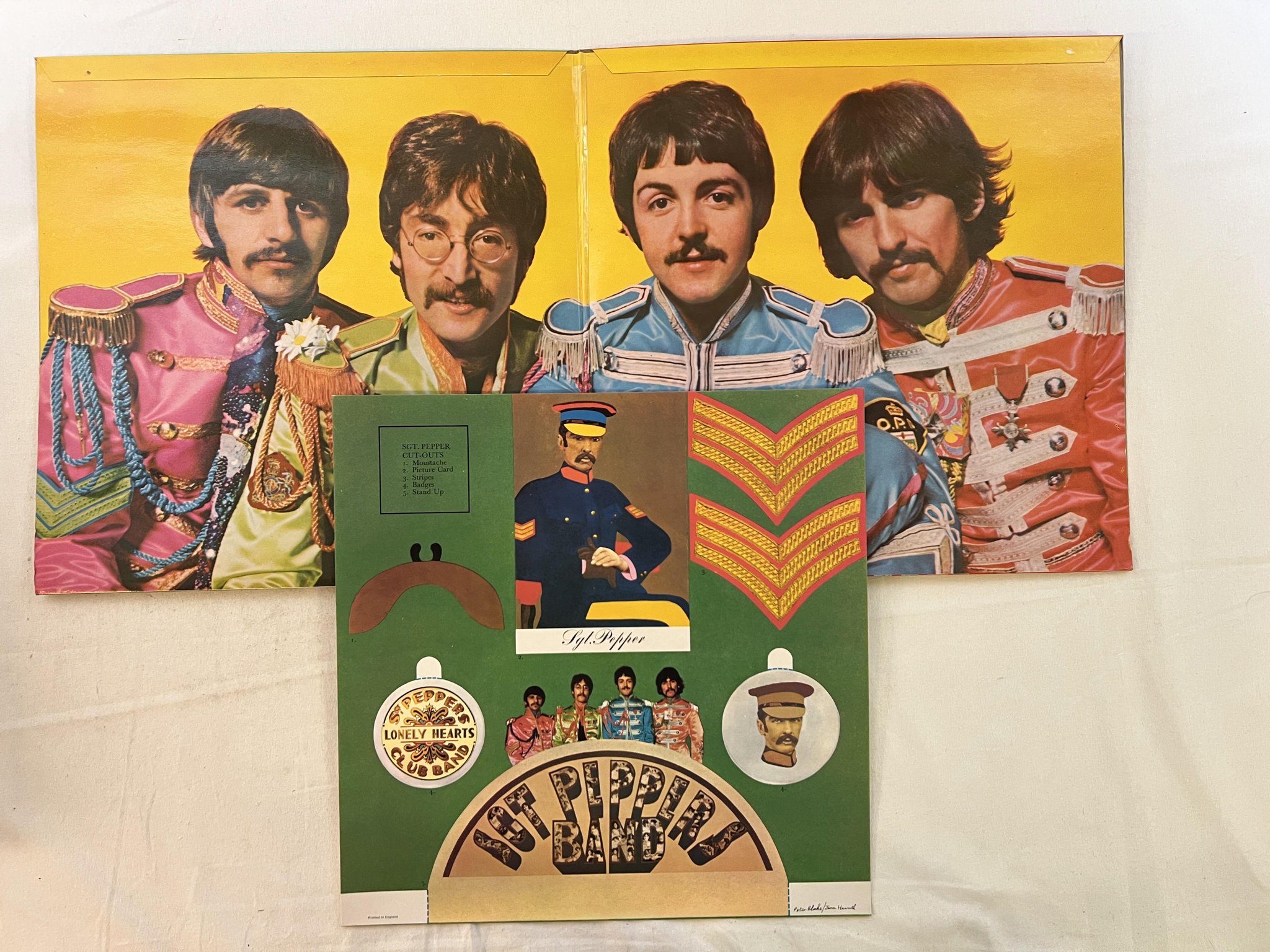 Omslagsbild för skivan THE BEATLES Sgt. Pepper's Lonely Hearts Club Band LP -67 UK PCS 7027