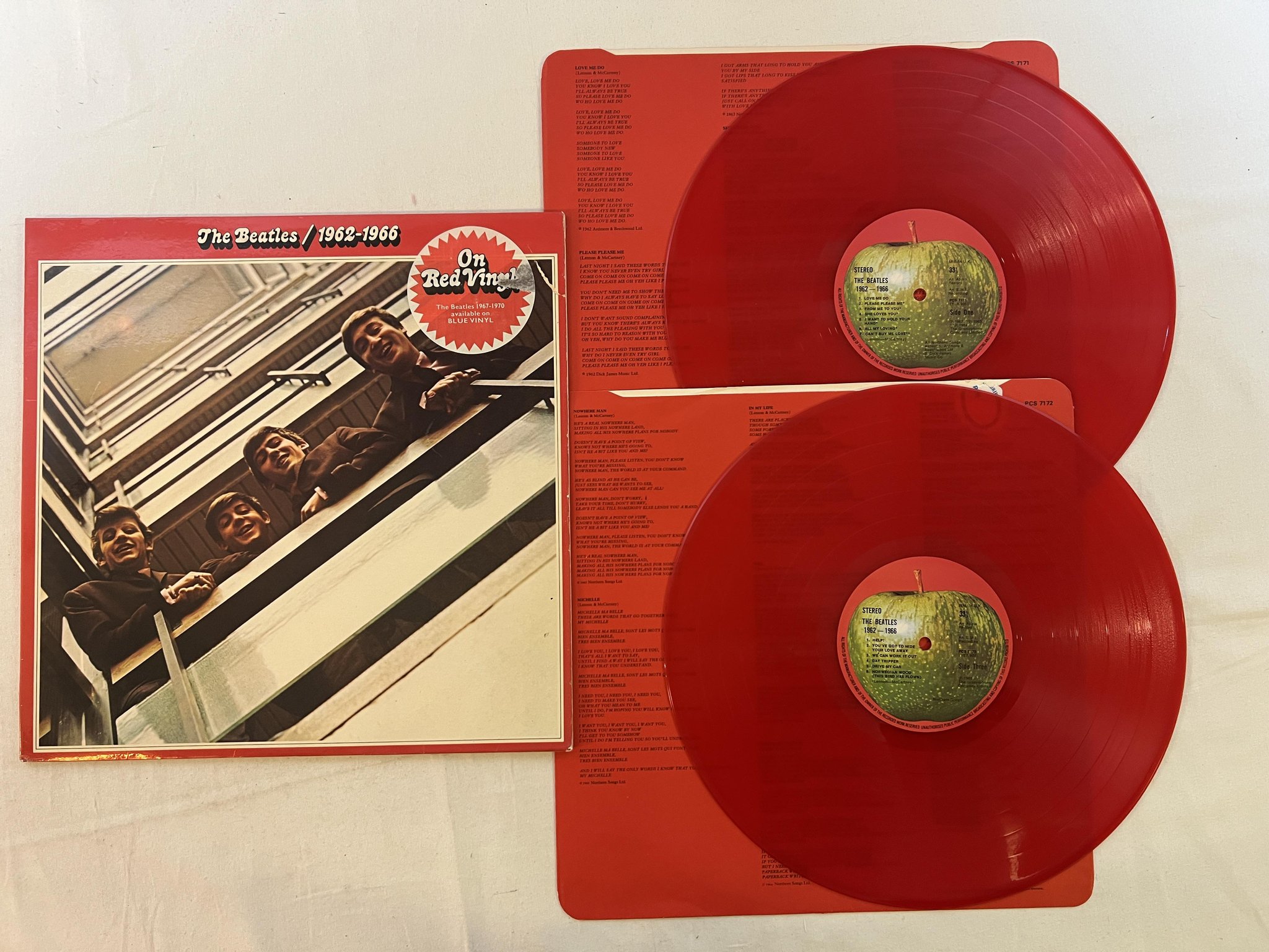 Omslagsbild för skivan THE BEATLES 1962-1966 2xLP -78 UK APPLE PCSPR 717 ** red vinyl **