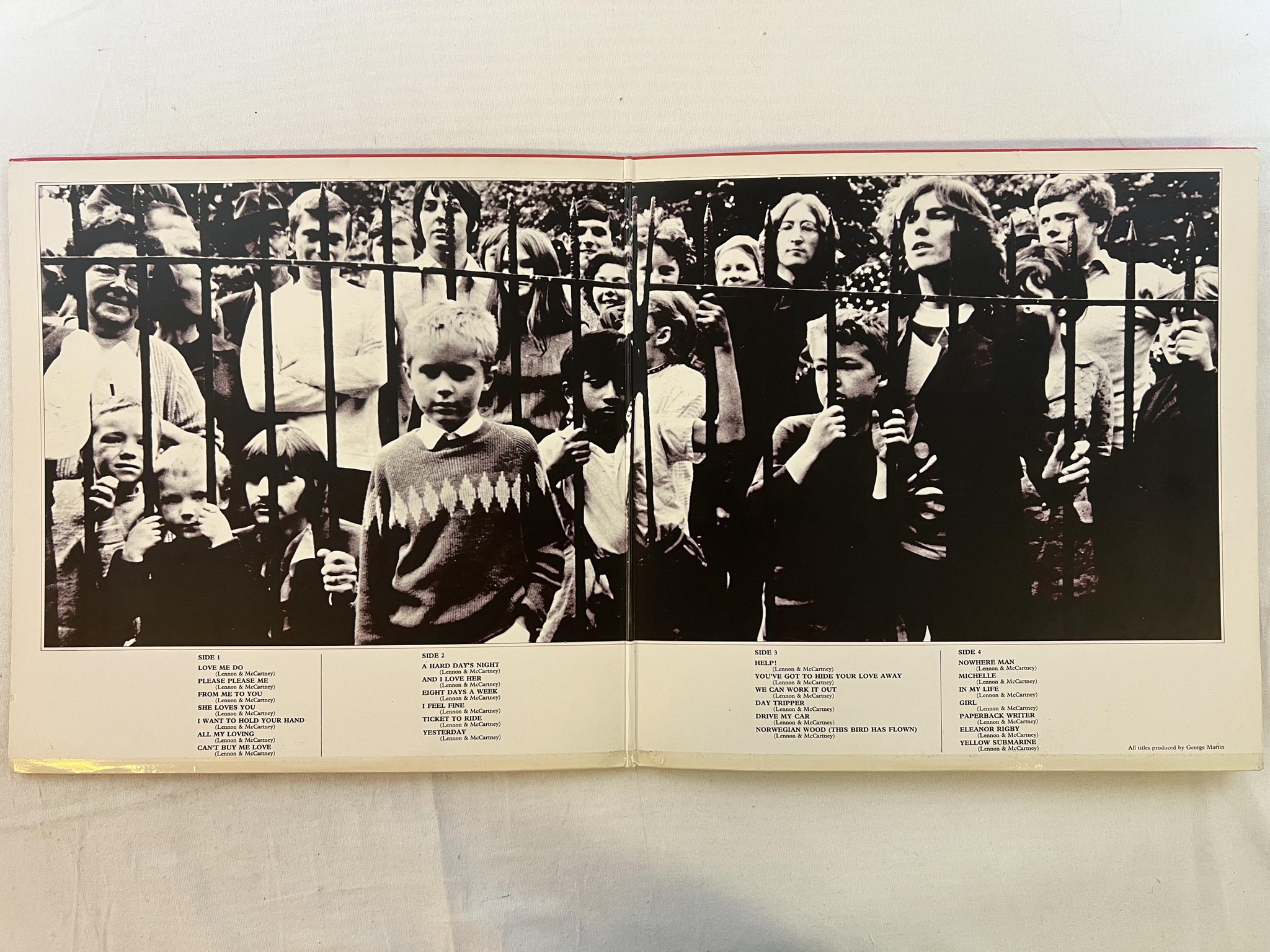 Omslagsbild för skivan THE BEATLES 1962-1966 2xLP -78 UK APPLE PCSPR 717 ** red vinyl **