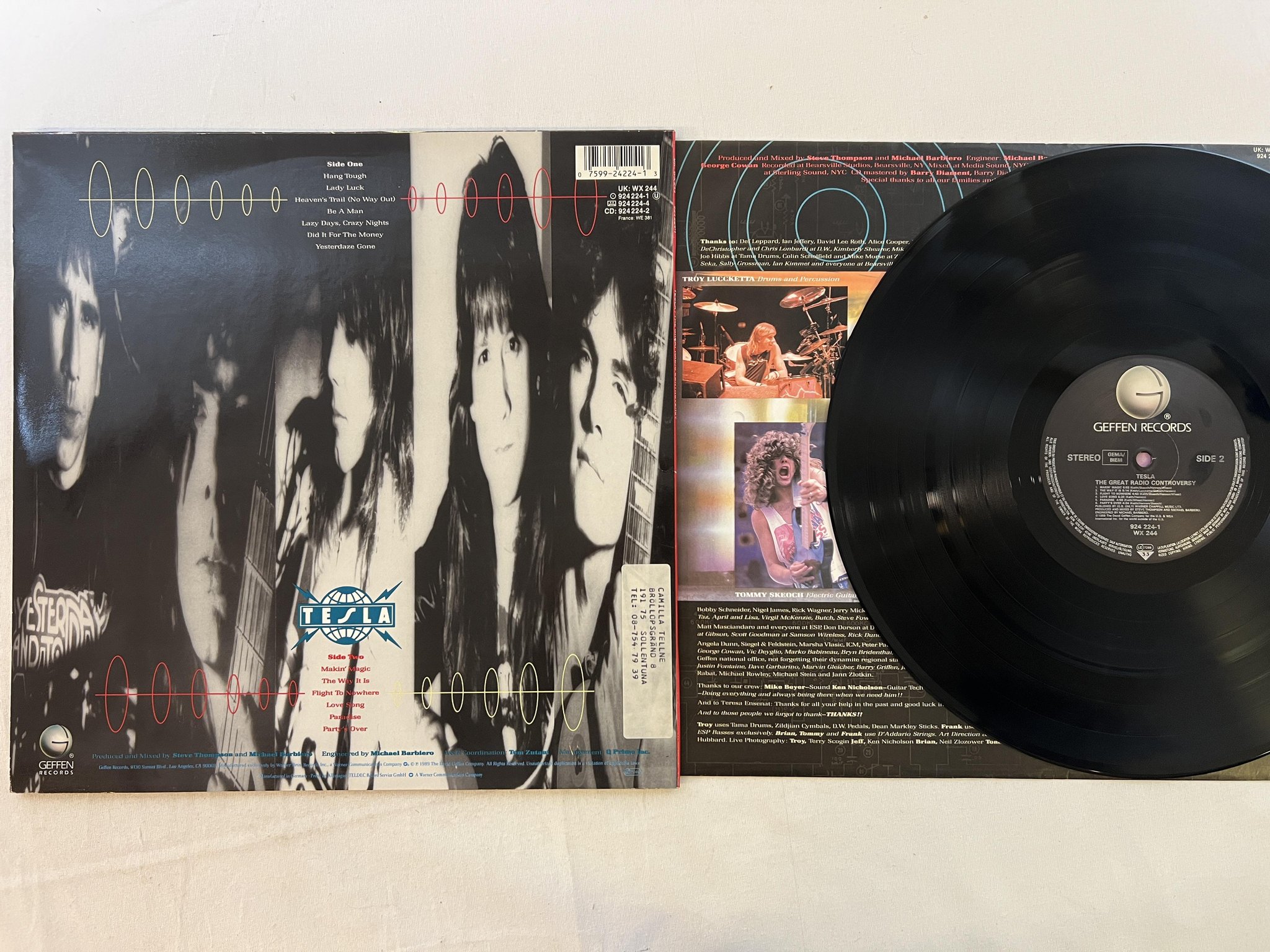 Omslagsbild för skivan TESLA The Great Radio Controversy LP -89 GEFFEN 924 224-1