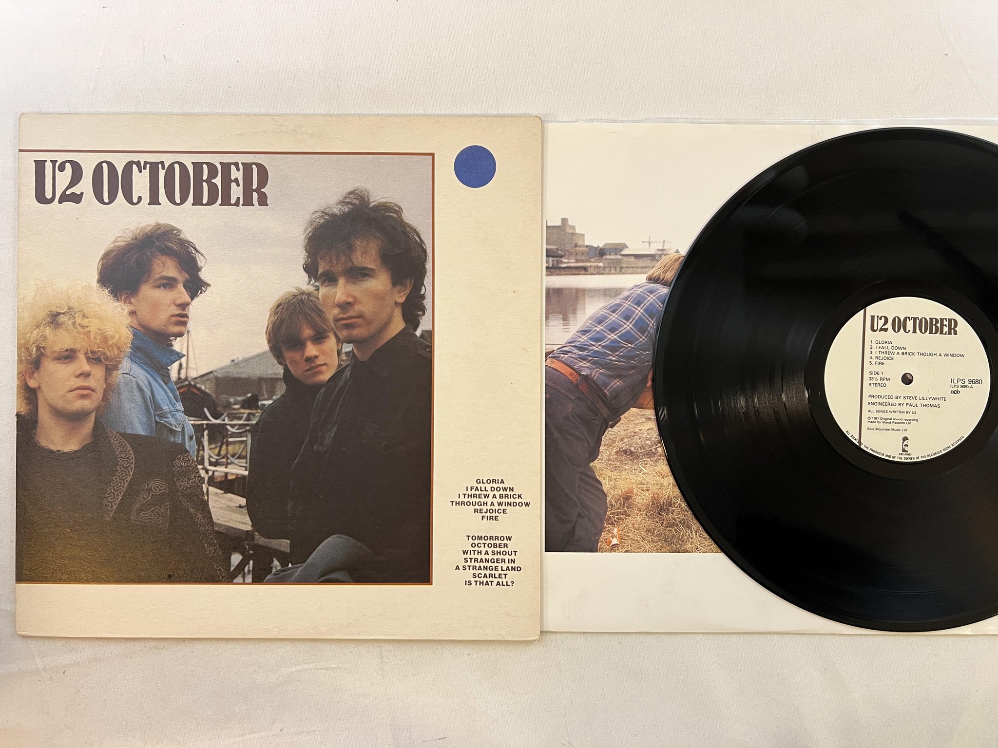 Omslagsbild för skivan U2 october LP -81 ncb ISLAND ILPS 9680