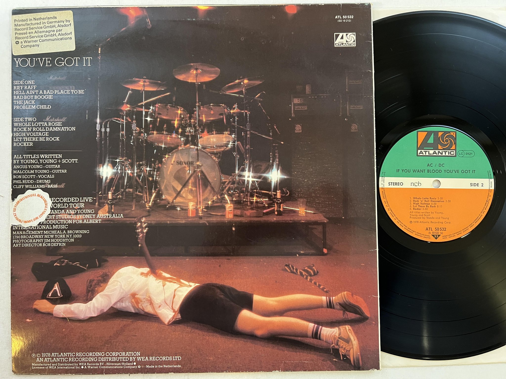 Omslagsbild för skivan AC/DC if you want blood you've got it LP -78 ATLANTIC ATL 50532