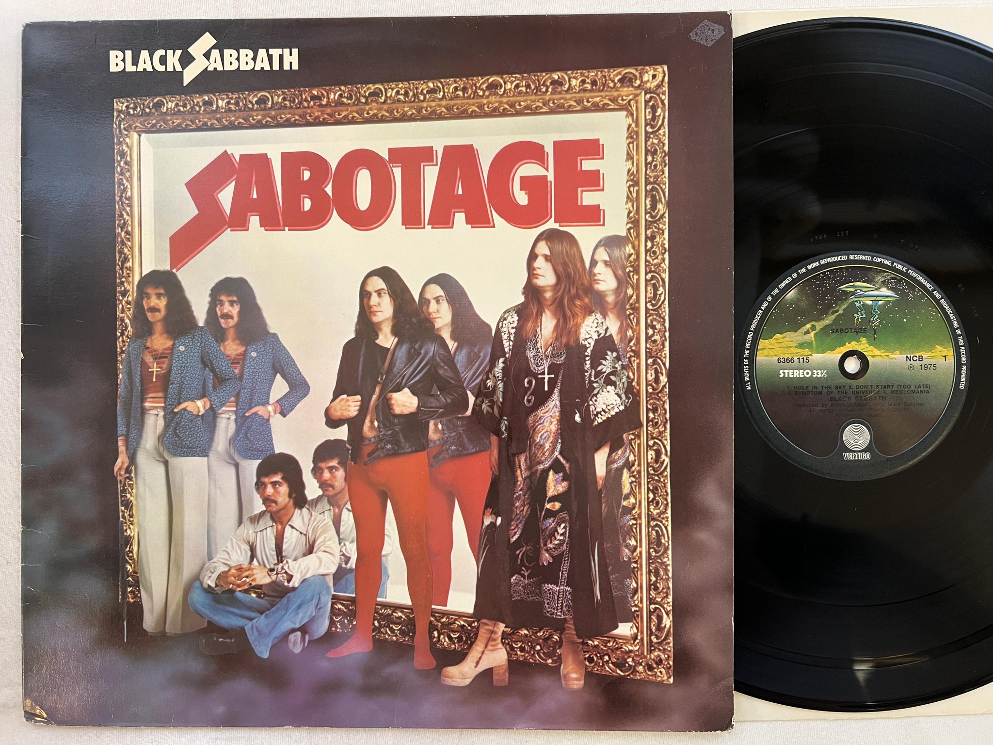 Omslagsbild för skivan BLACK SABBATH live at last... LP -80 UK NEMS BS001