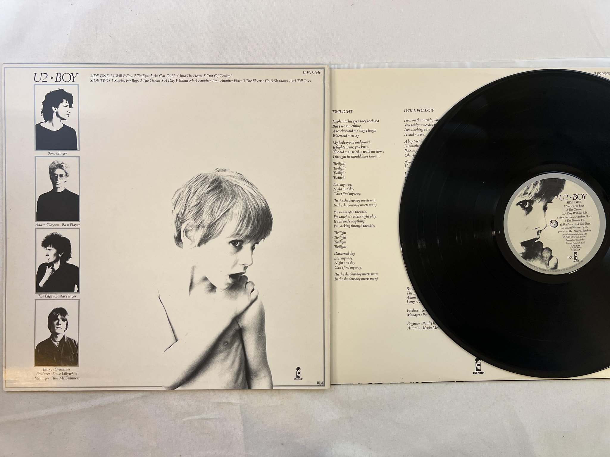 Omslagsbild för skivan U2 boy LP -80 US ISLAND ILPS 9646