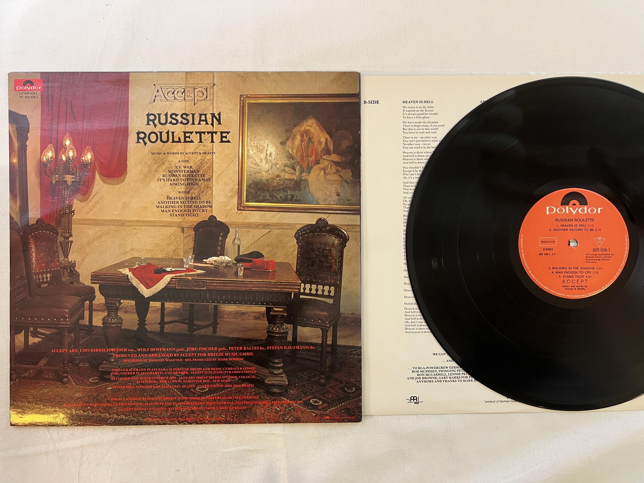 Omslagsbild för skivan ACCEPT russian roulette LP -86 ncb POLYDOR 829 028-1